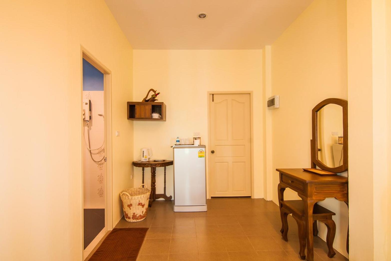 Twin Room - Photo 9