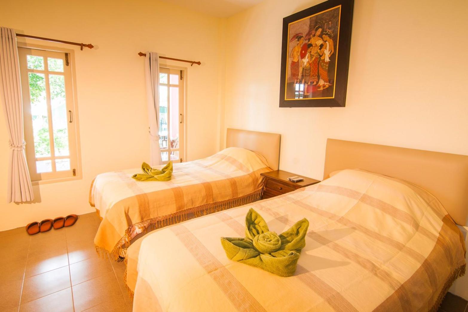 Twin Room - Photo 11