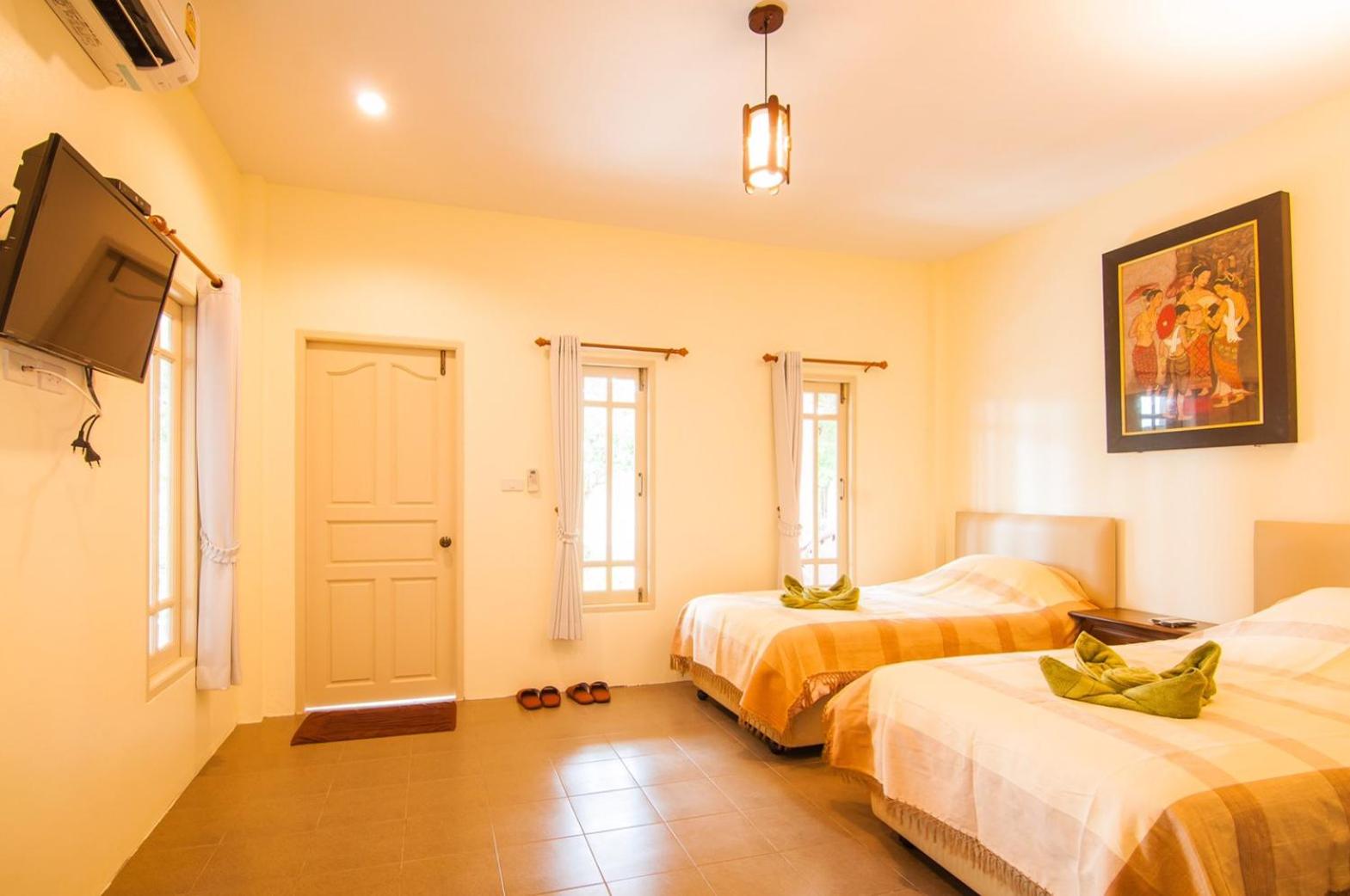Twin Room - Photo 10