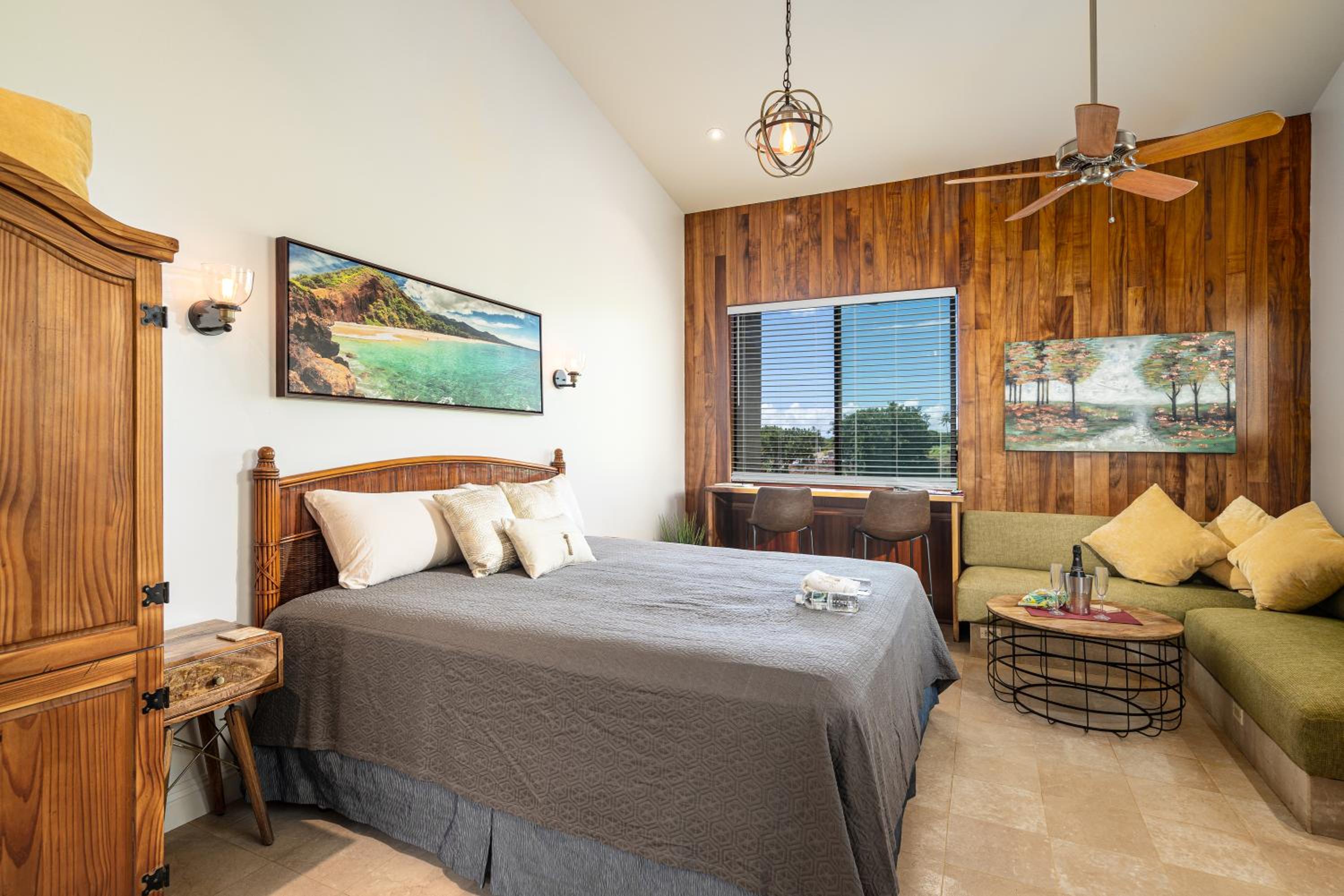Deluxe Suite with Spa Bath photo 1