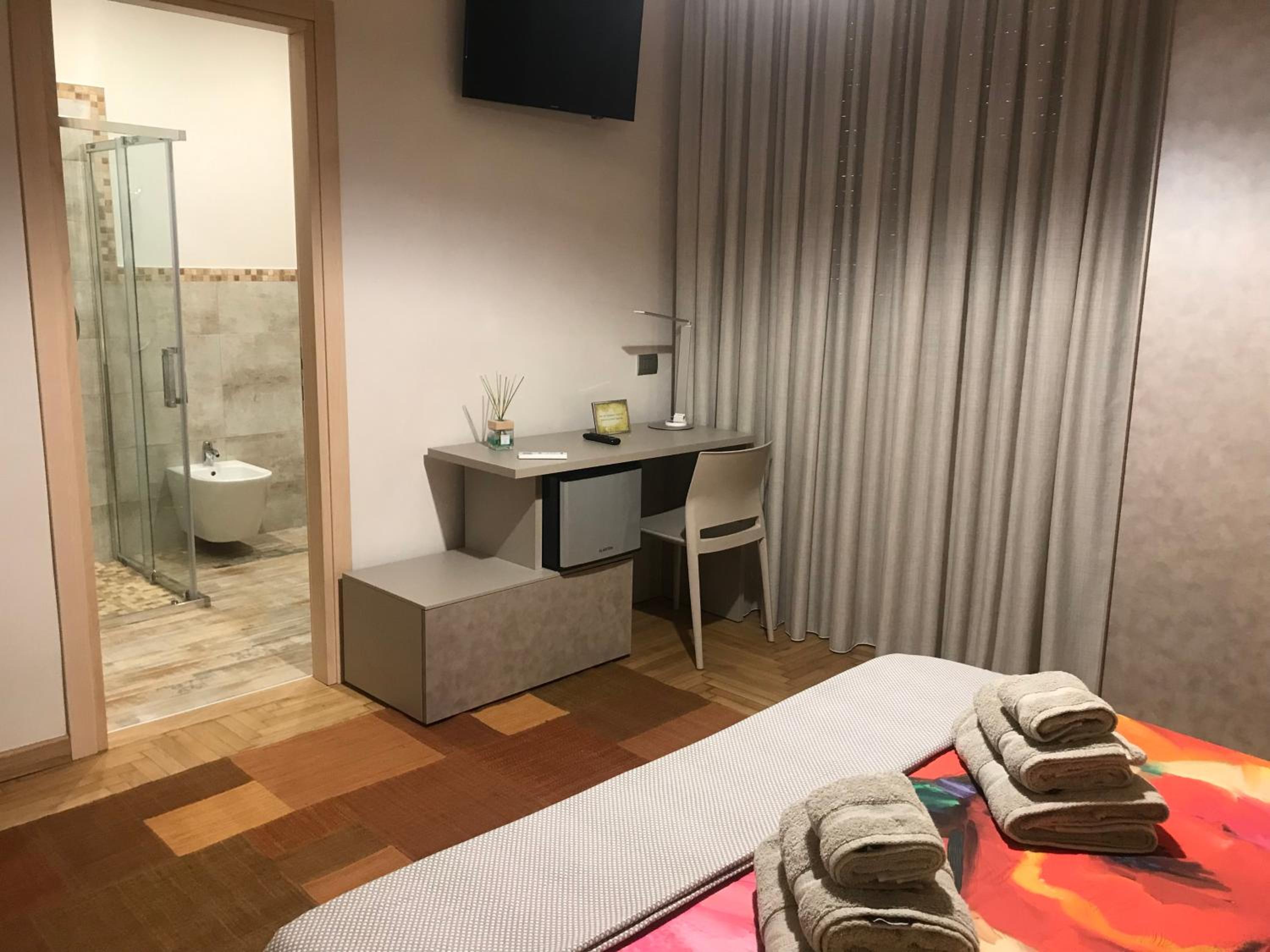 Double Room - Photo 20