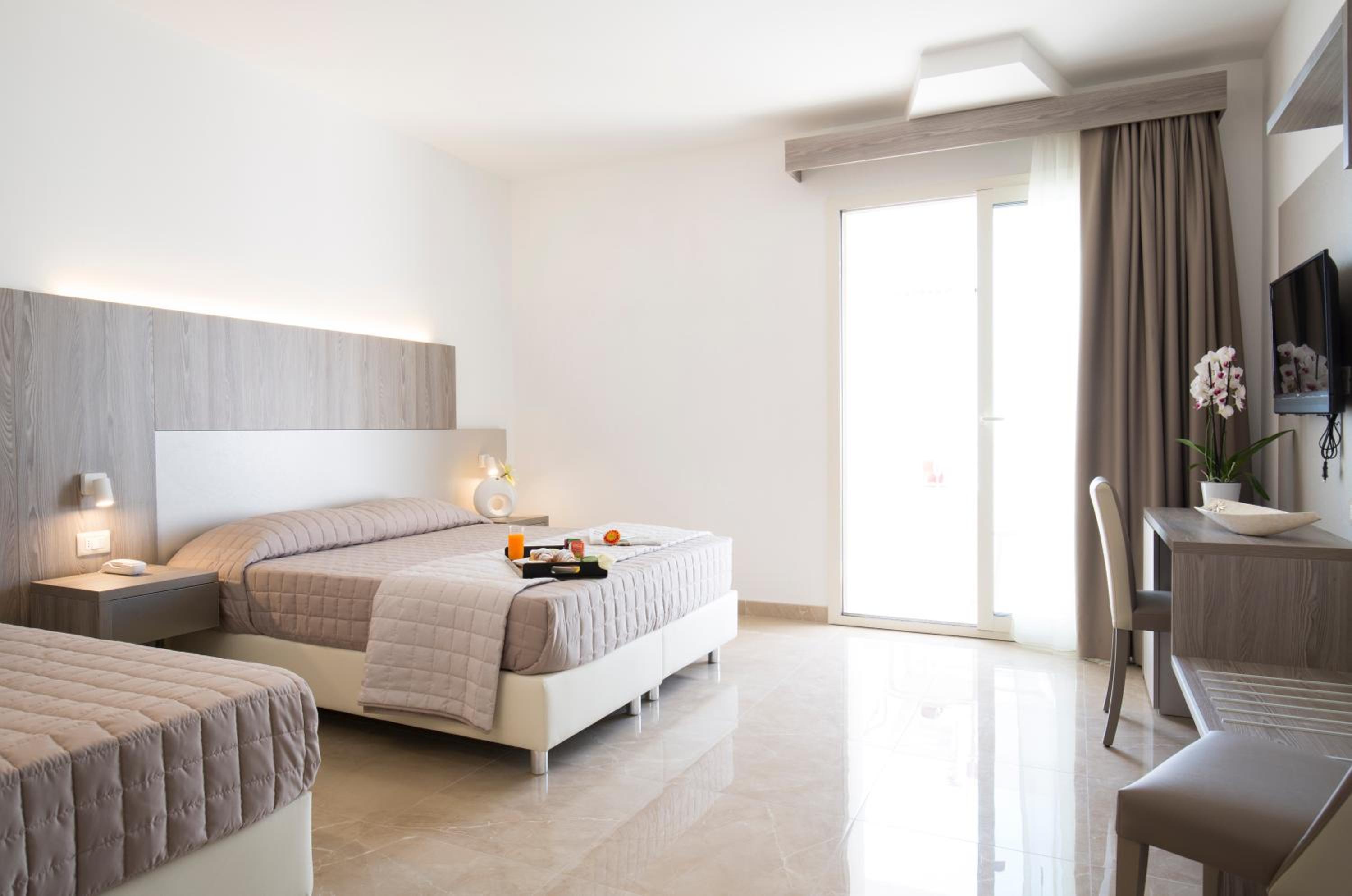 Quadruple Room with Sea View photo 3