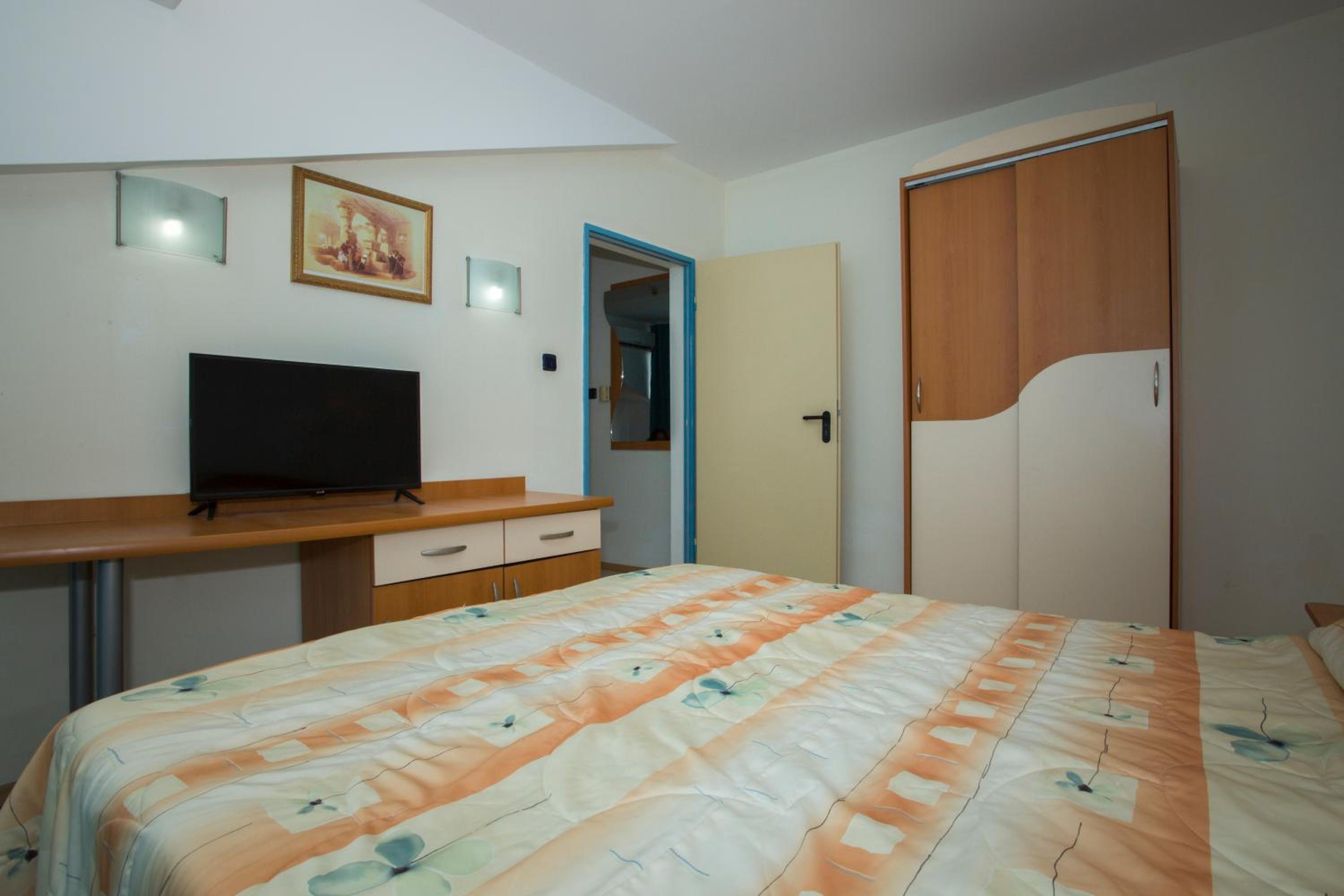 Two-Bedroom Apartment with Sea View photo 3