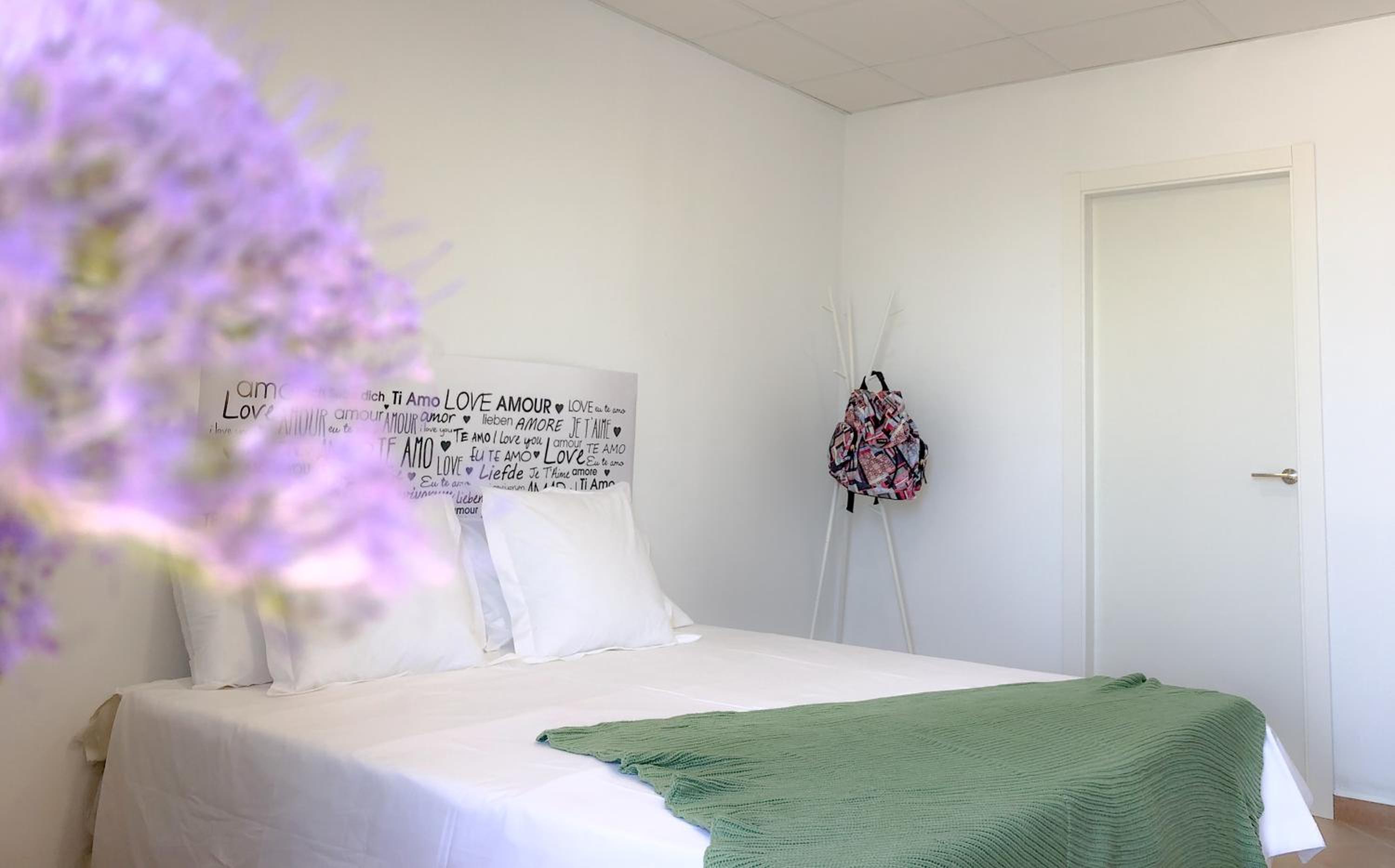 Deluxe Double Room with Balcony - Photo 6