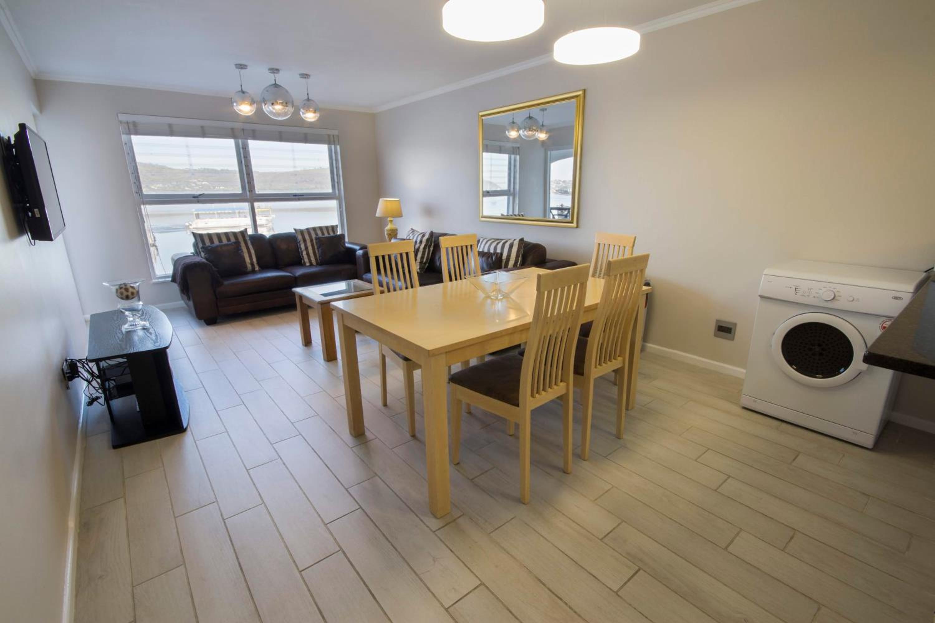 3 Bedroom 2 Bath Middle Floor photo 2