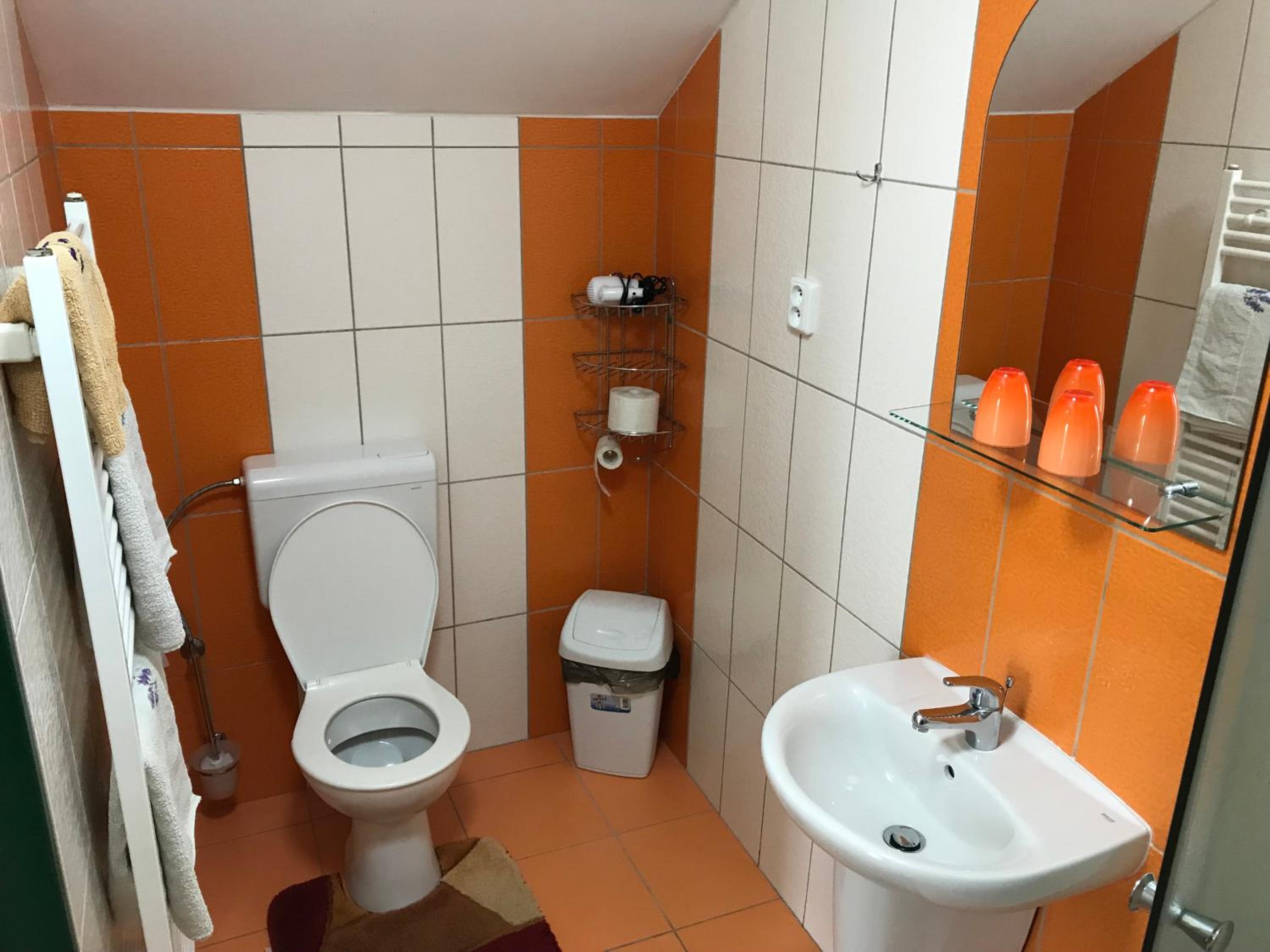 Double Room with Balcony - Photo 14