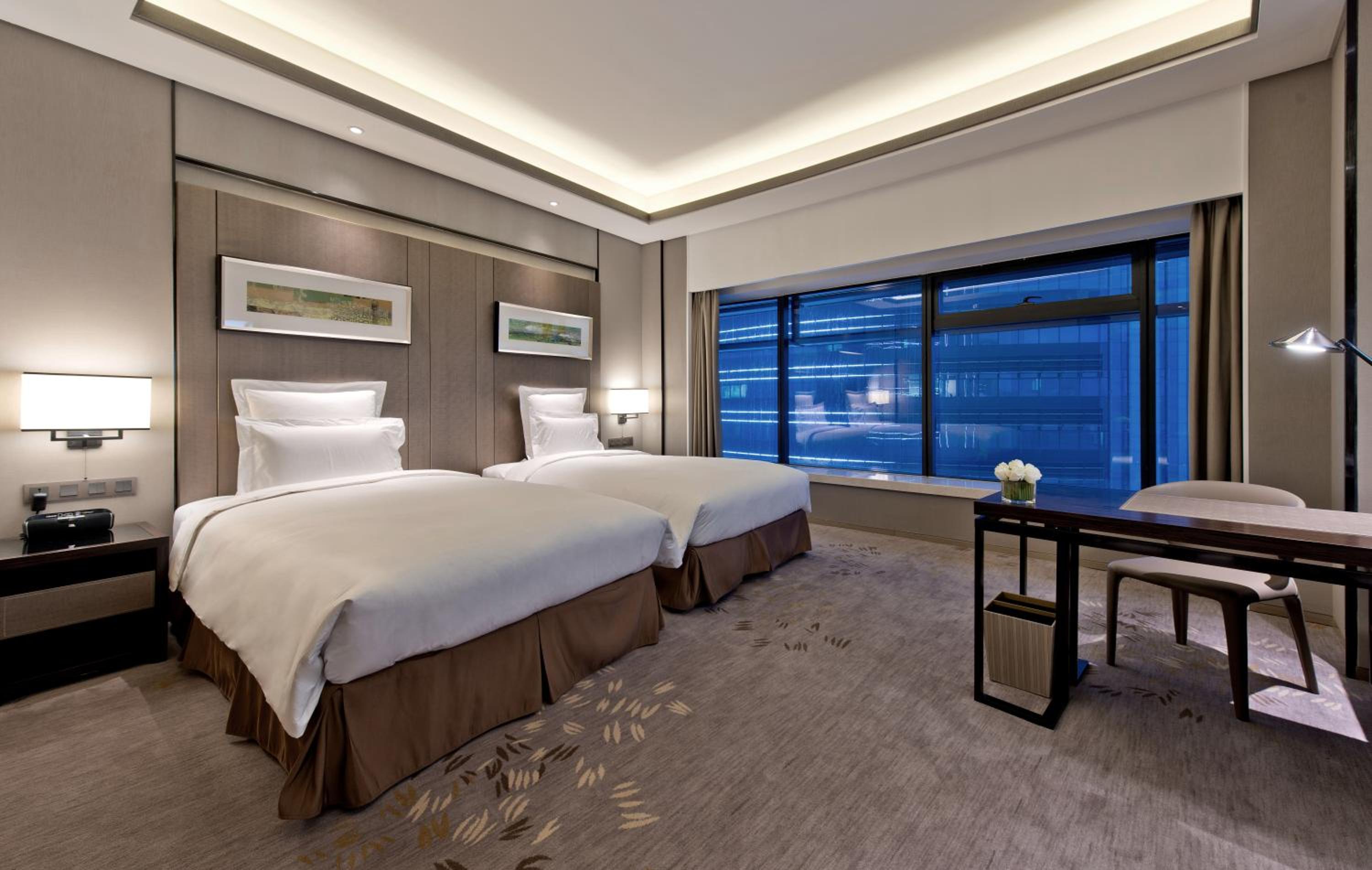 Executive Twin Room with Executive Lounge Access photo 1