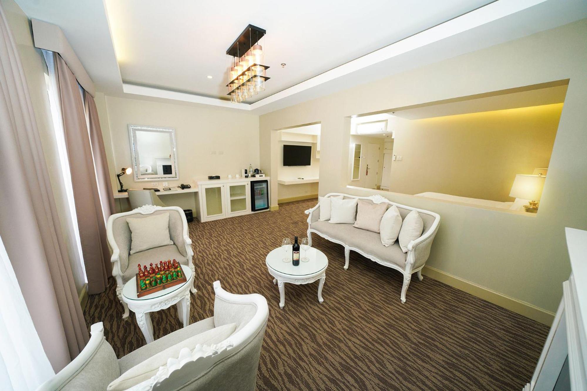 Royal Suite - Photo 7