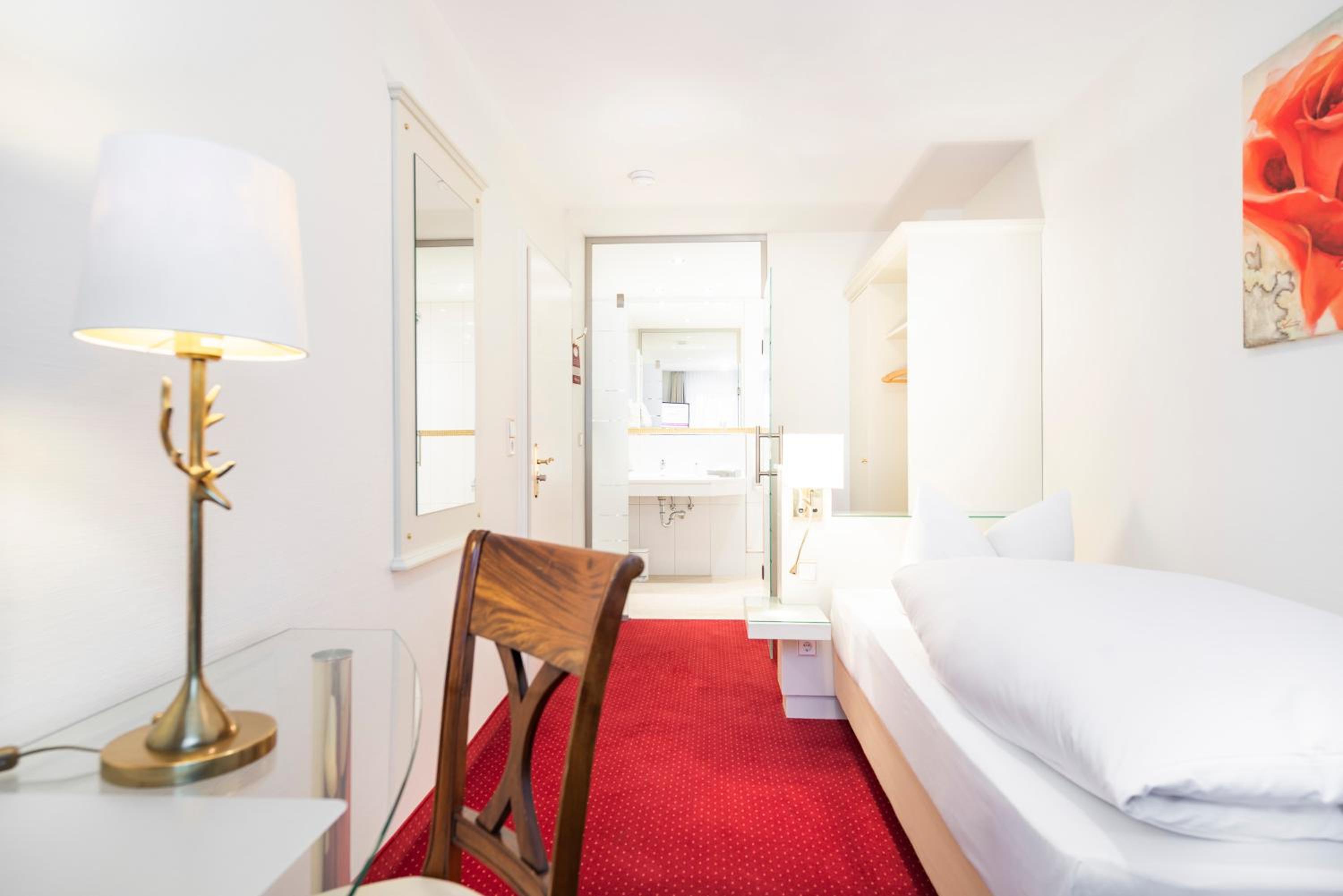 Single Room photo 2