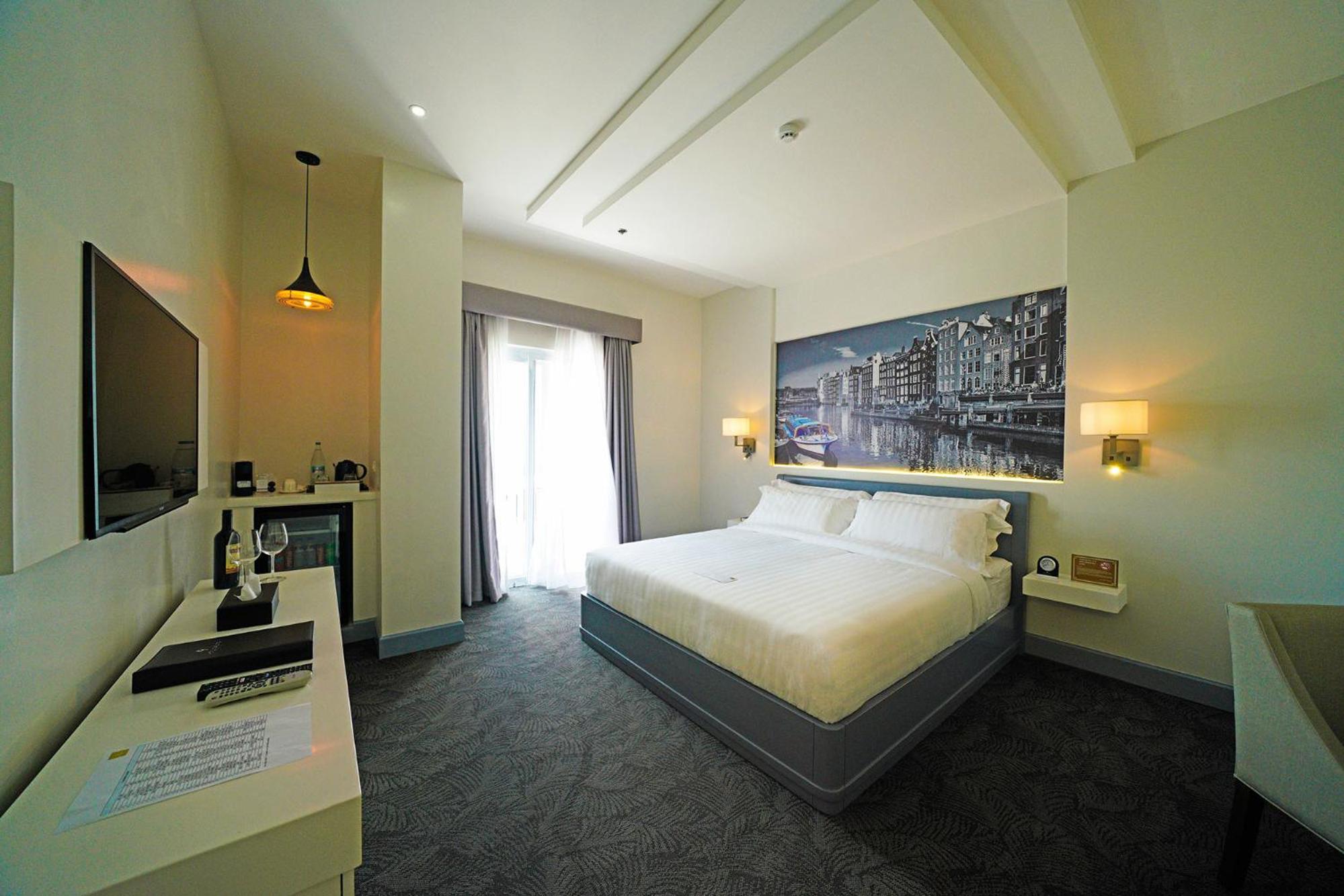 Royal Suite - Photo 3