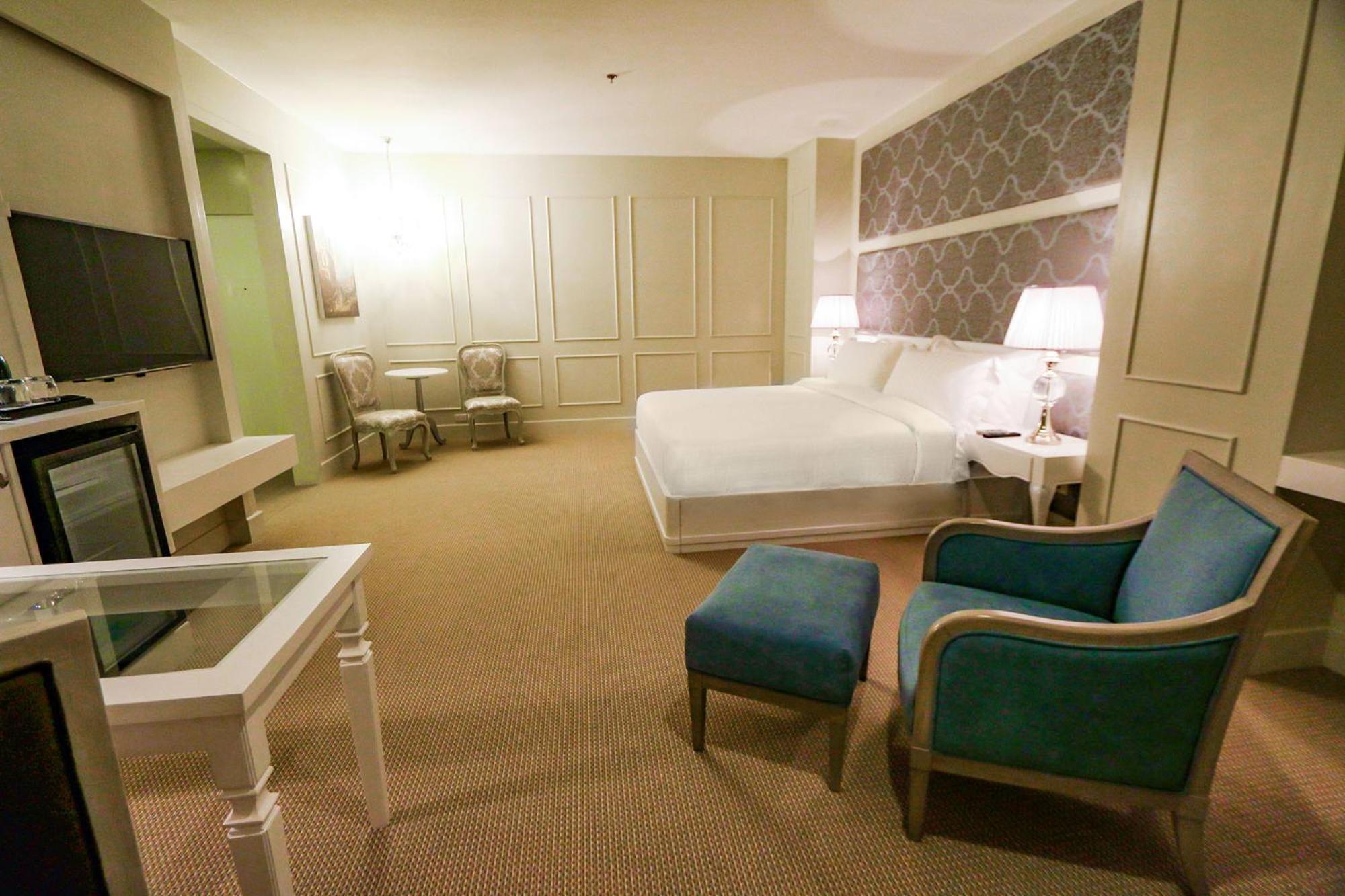 Royal Suite - Photo 2