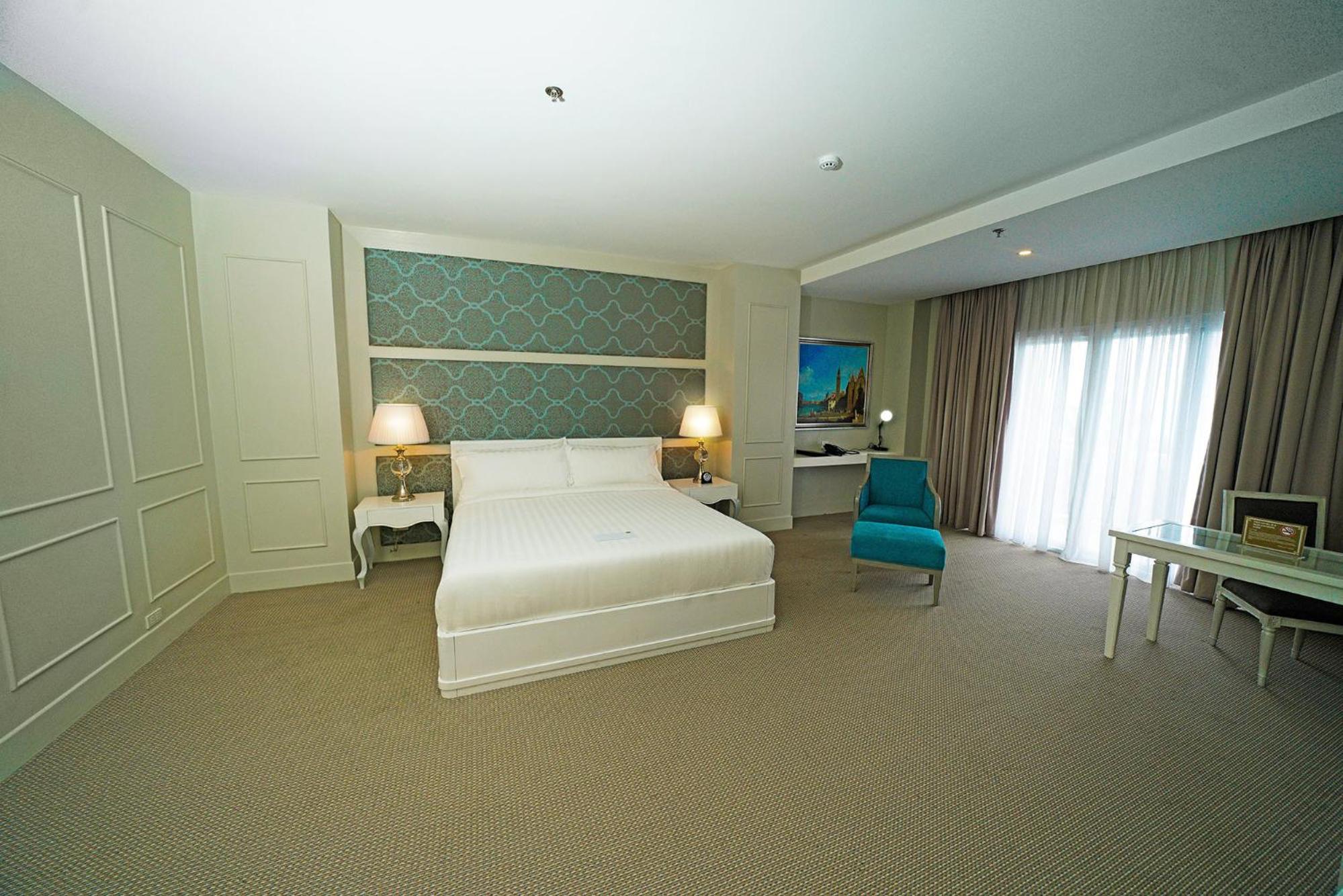 Royal Suite - Photo 16