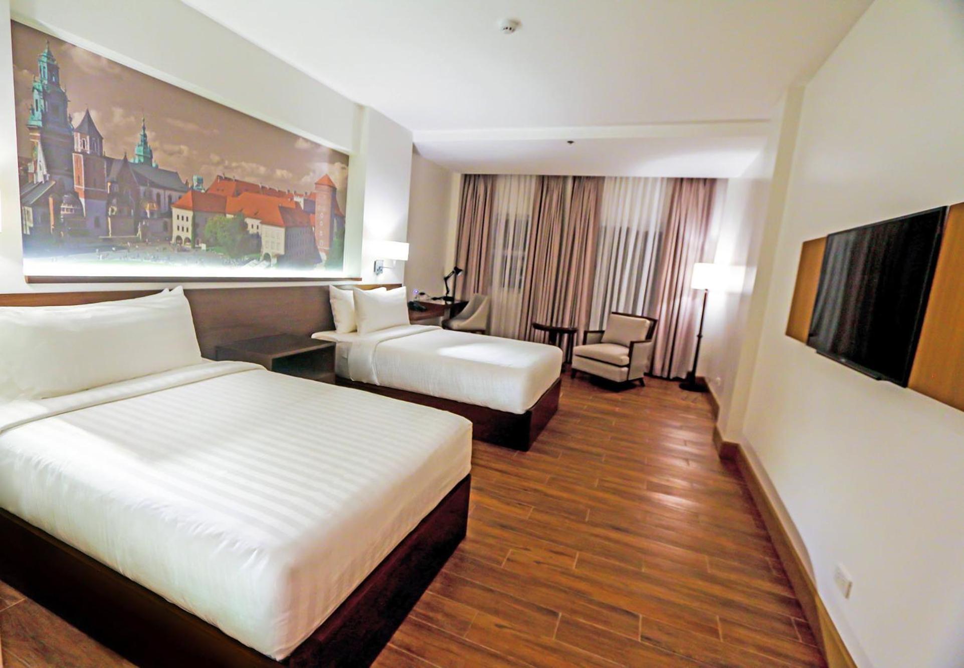 Deluxe Suite Twin - Photo 4