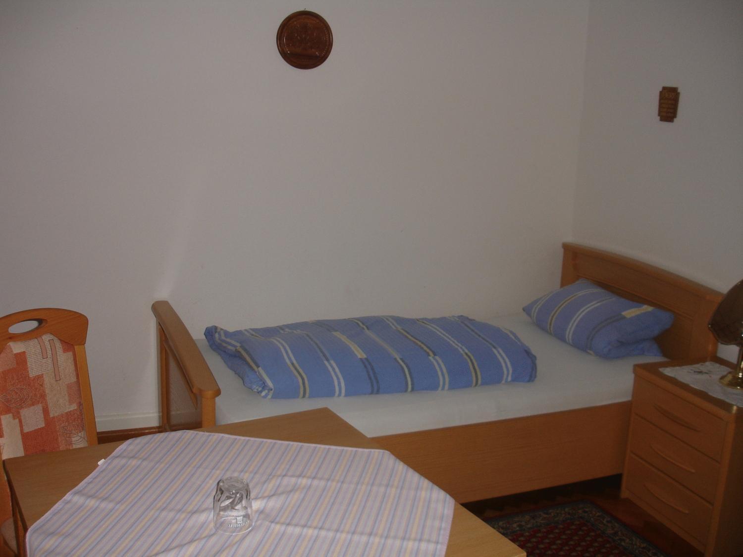 Single Room with Shared Bathroom photo 1