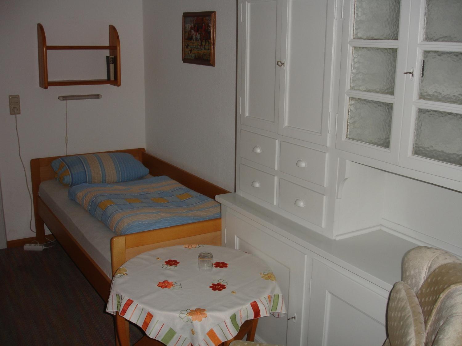 Single Room with Shared Bathroom photo 2