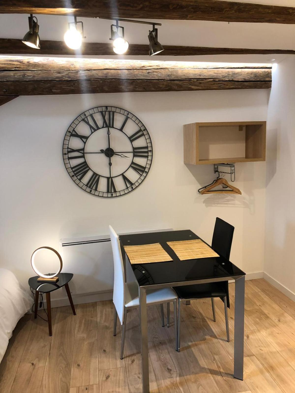 Studio Apartment - Photo 3