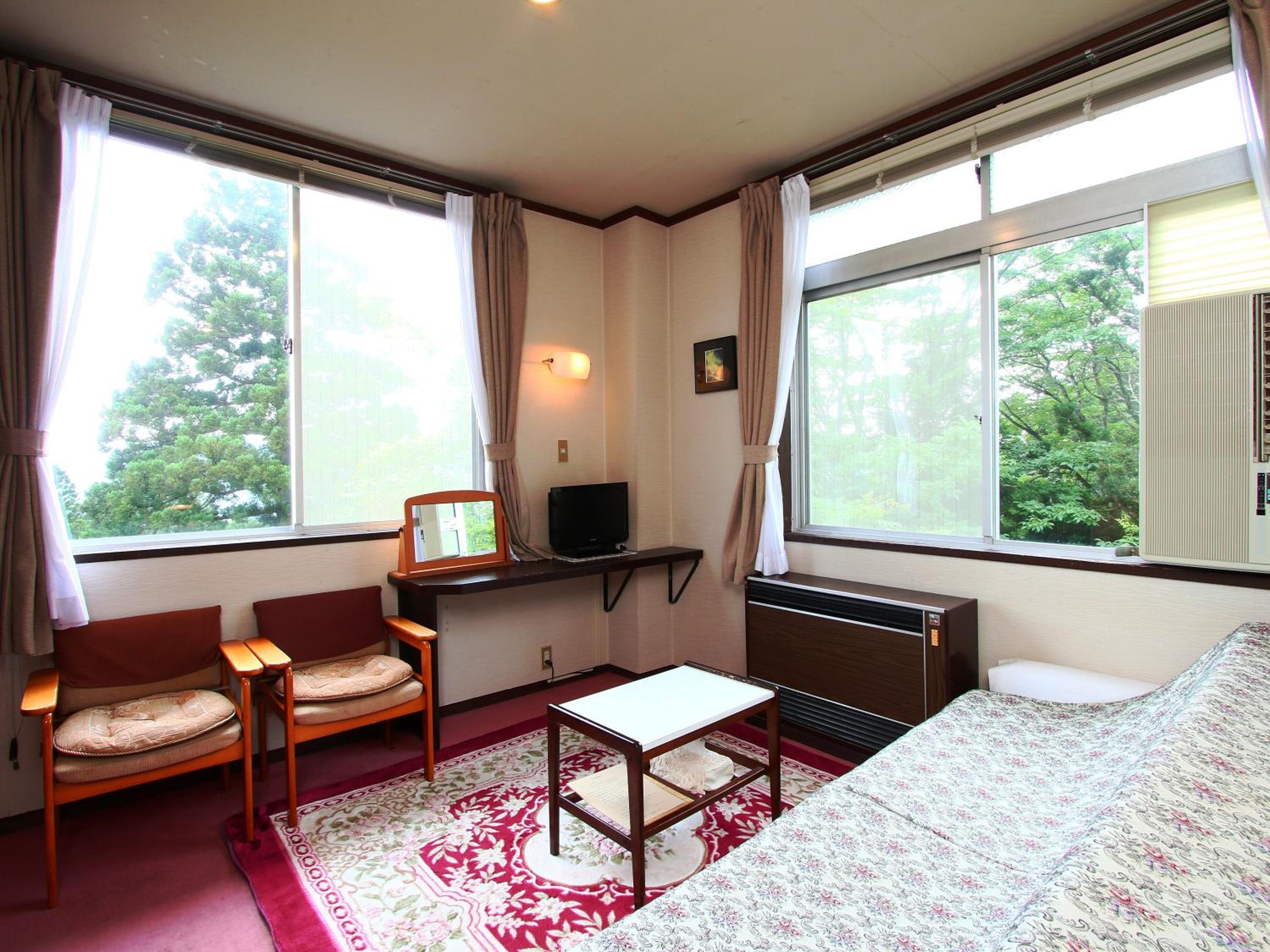 Twin Room - Photo 4