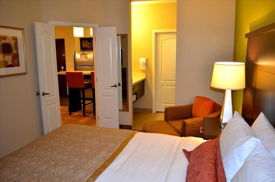 Two-Bedroom Suite with One King, Two Queen and Sofa Bed
