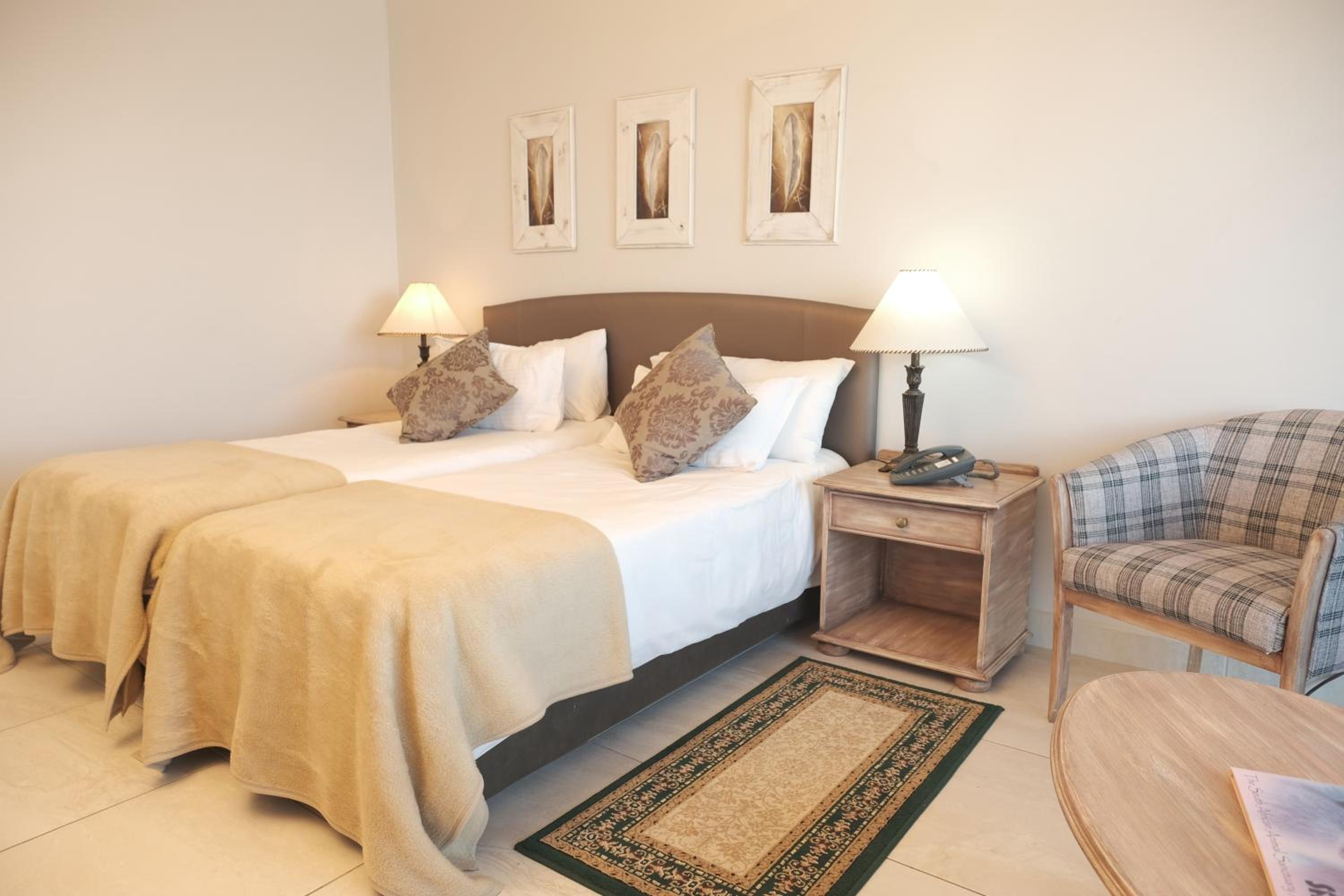 Standard Twin Room - Photo 6