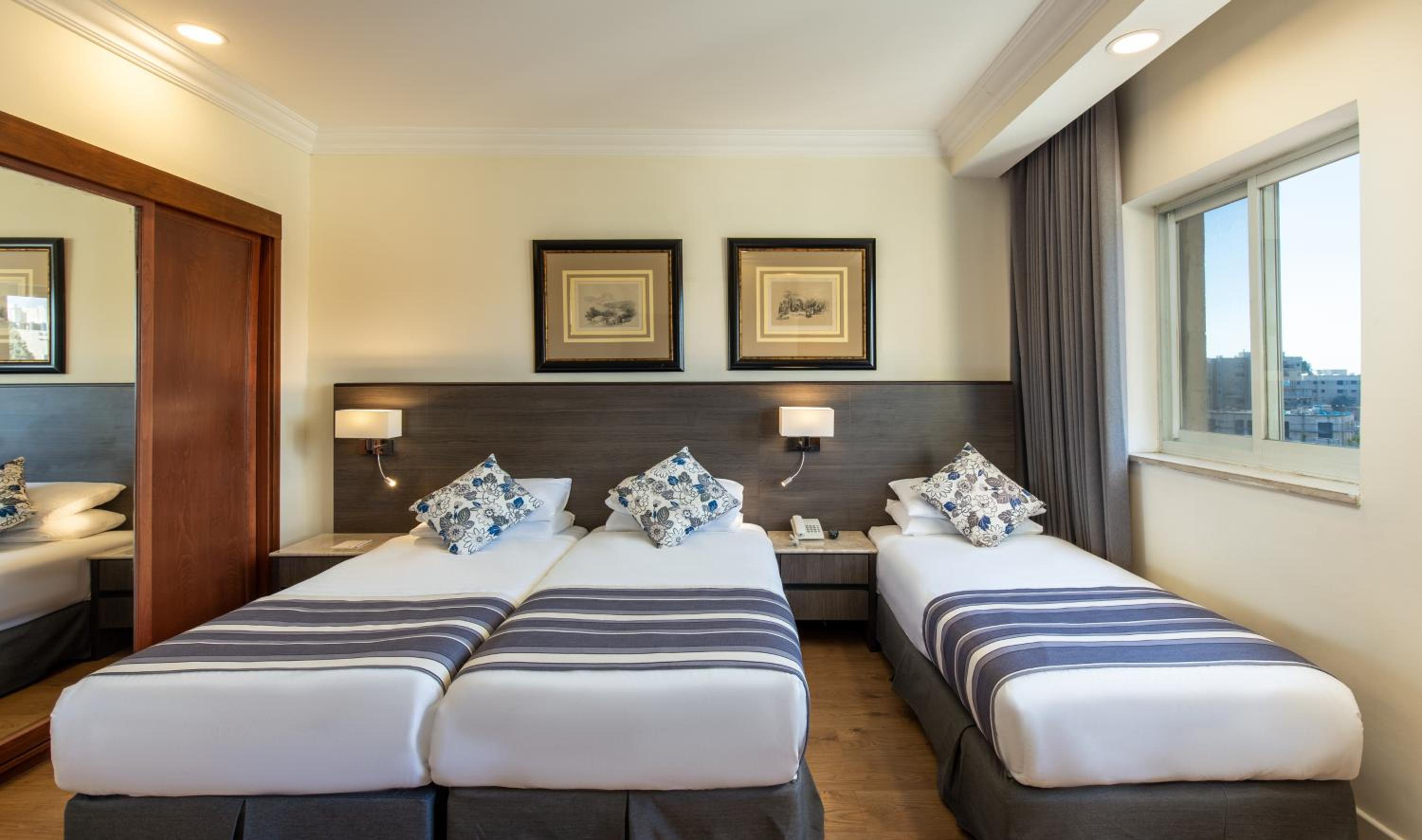 Standard Triple Room photo 2