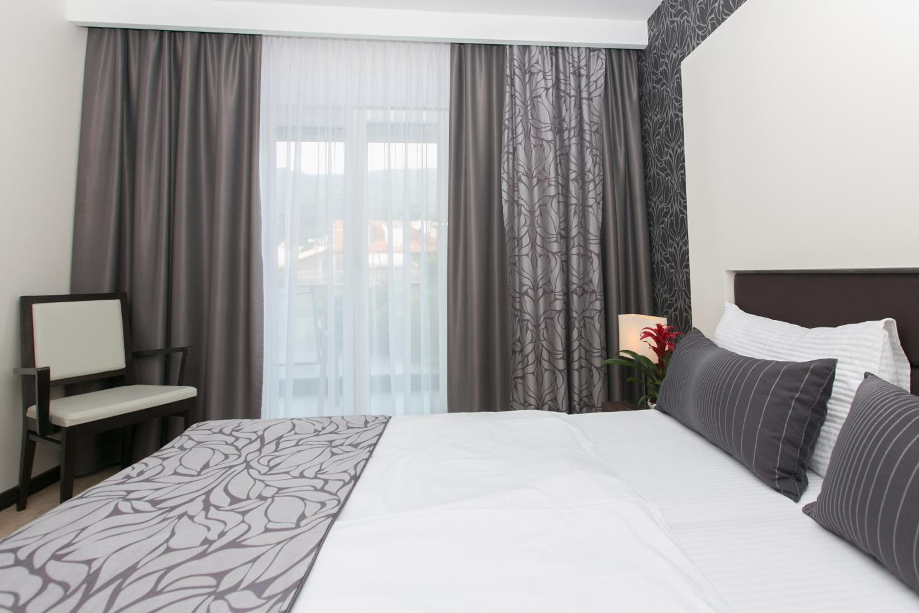 Double or Twin Room photo 3