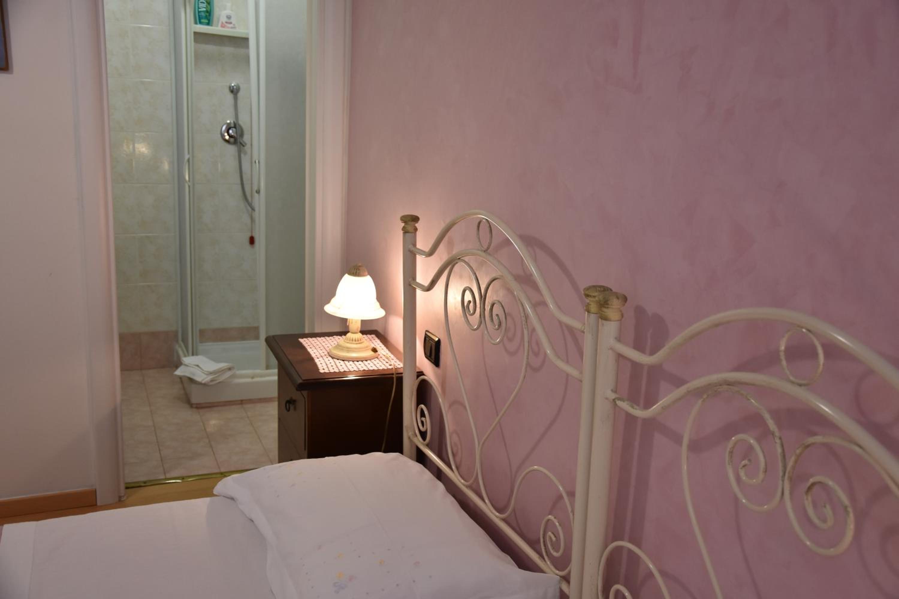 Double Room with Extra Bed photo 2