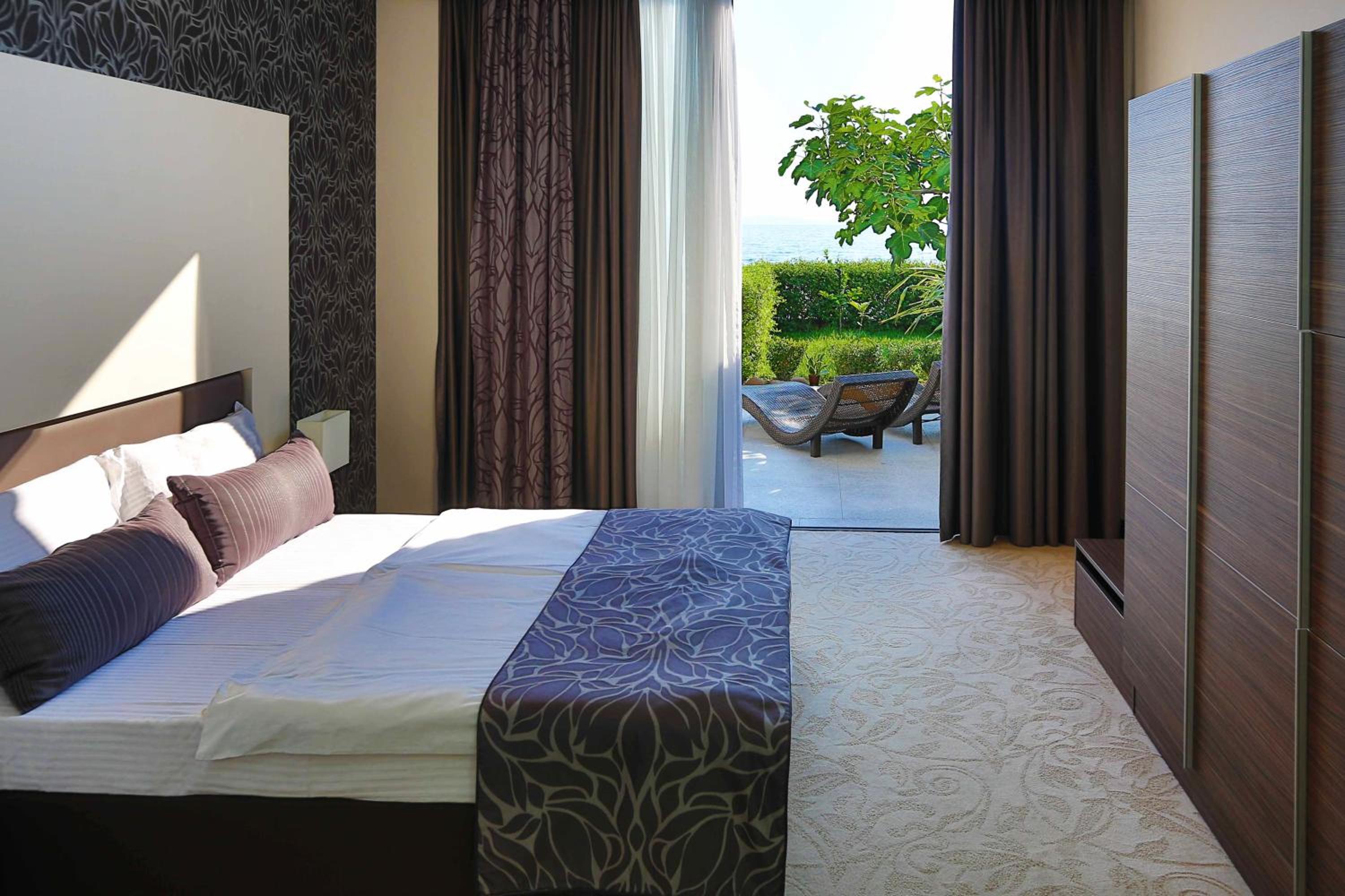 Deluxe Double or Twin Room with Sea View photo 1
