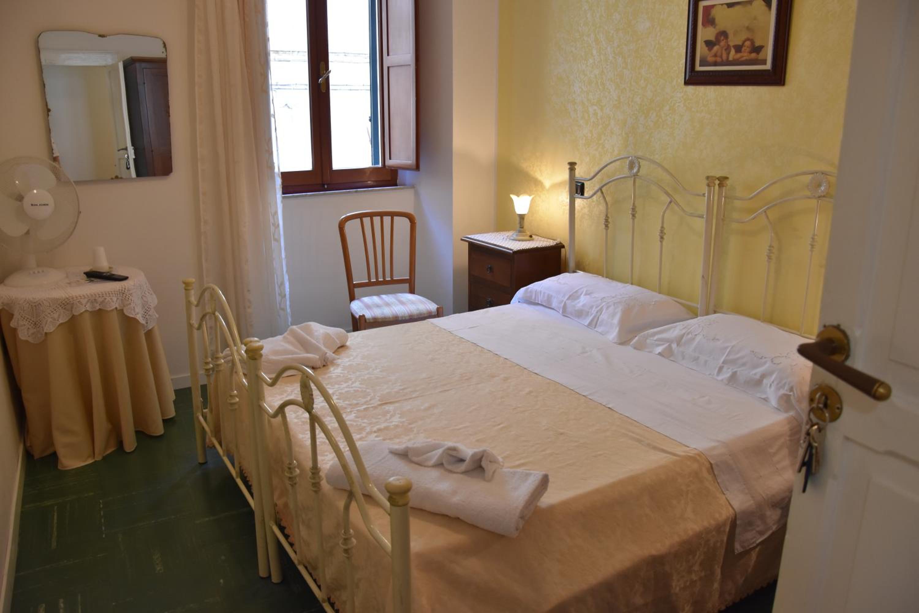 Double or Twin Room photo 3
