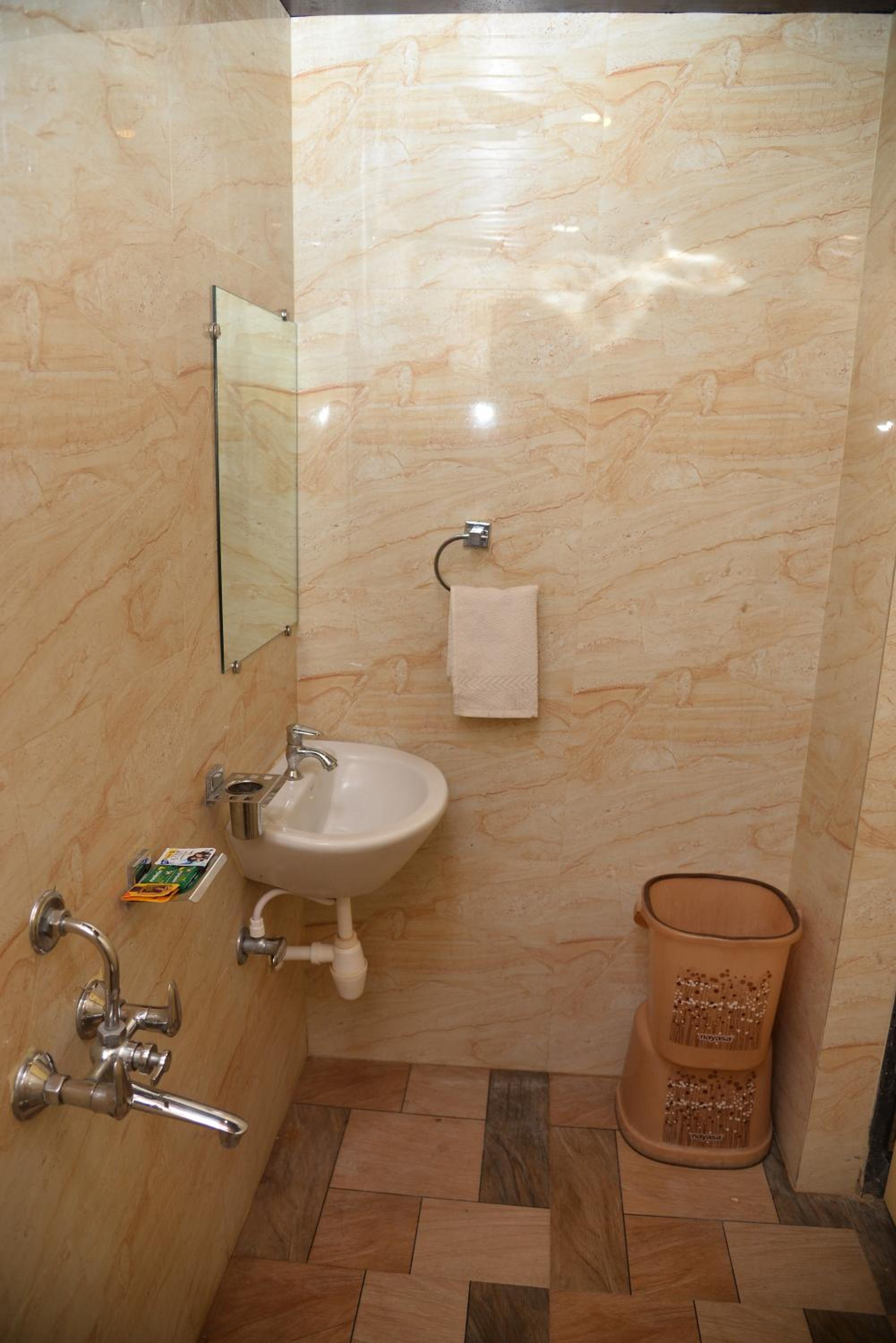 Deluxe Triple Room with Fan  photo 3