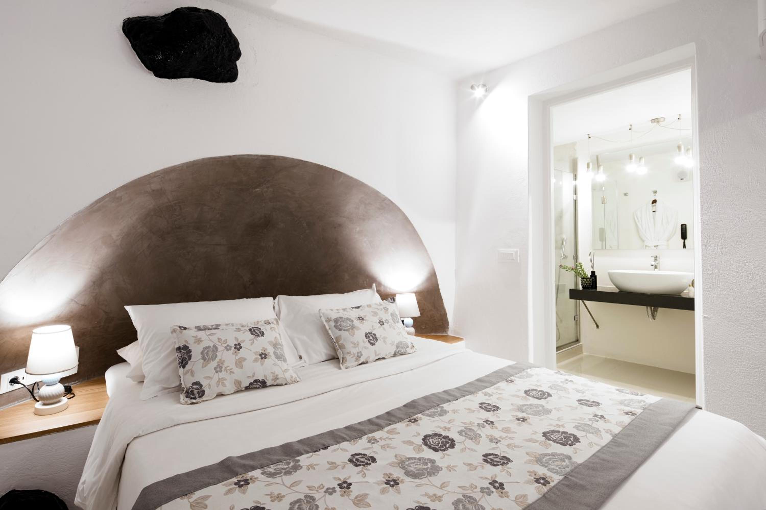 Two-bedroom caldera view photo 2