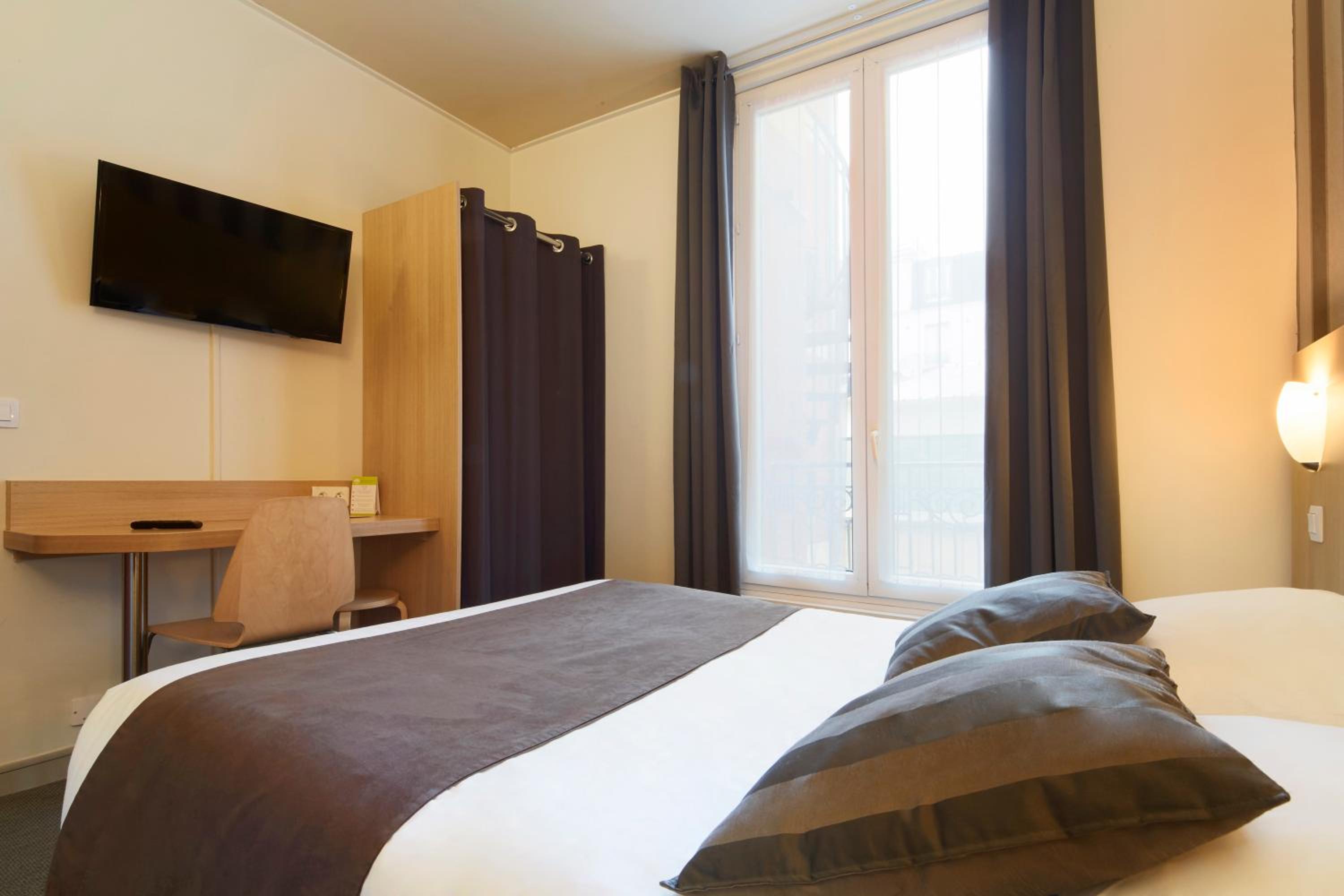 Superior Room Paris Romantic Offer photo 2