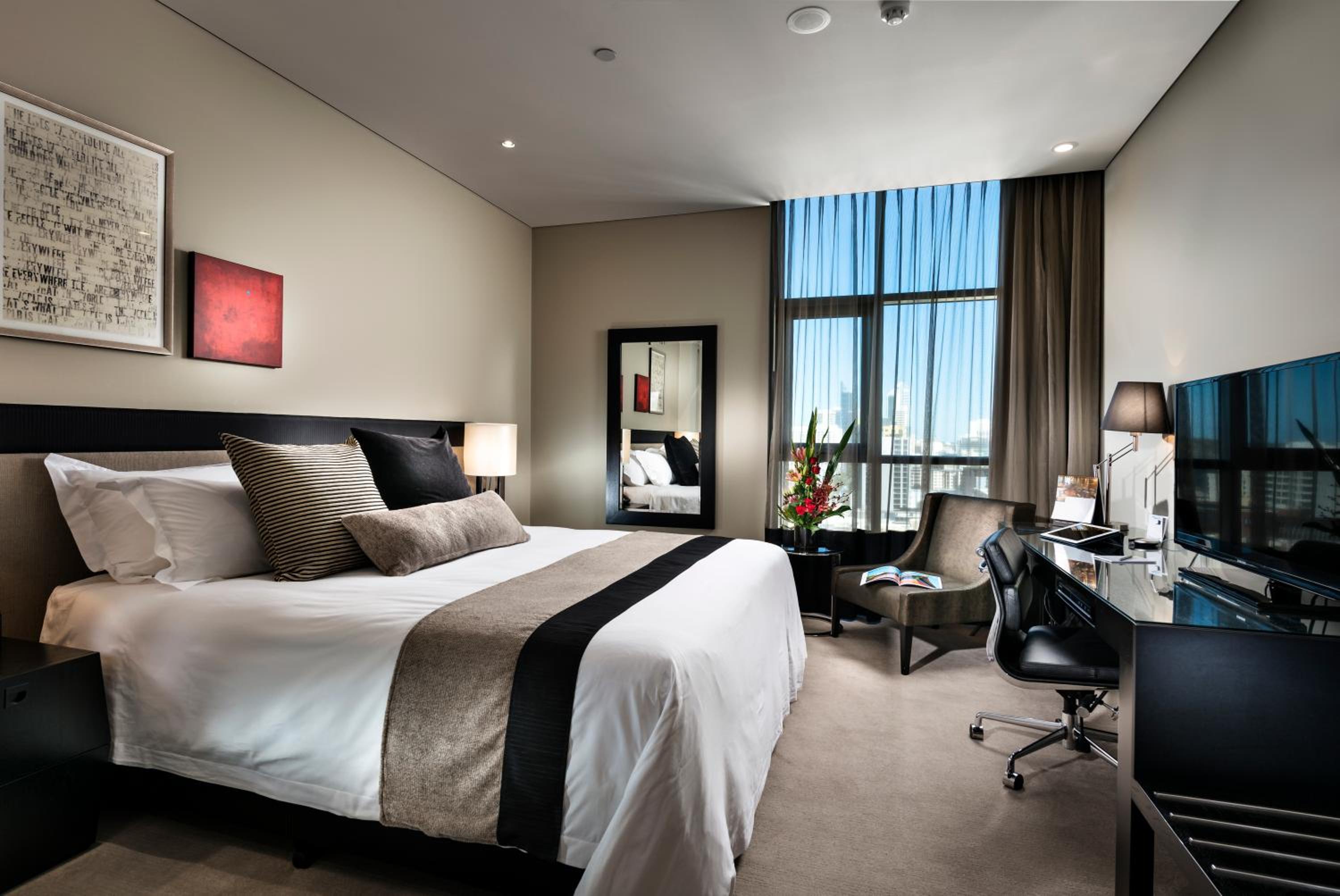 Premier One-Bedroom Apartment With Balcony photo 3