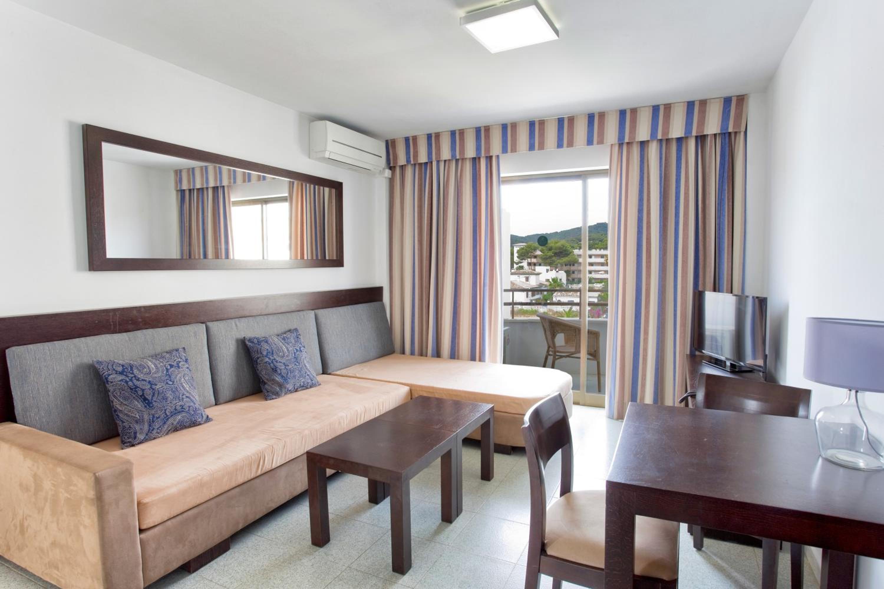 One-Bedroom Apartment with Balcony