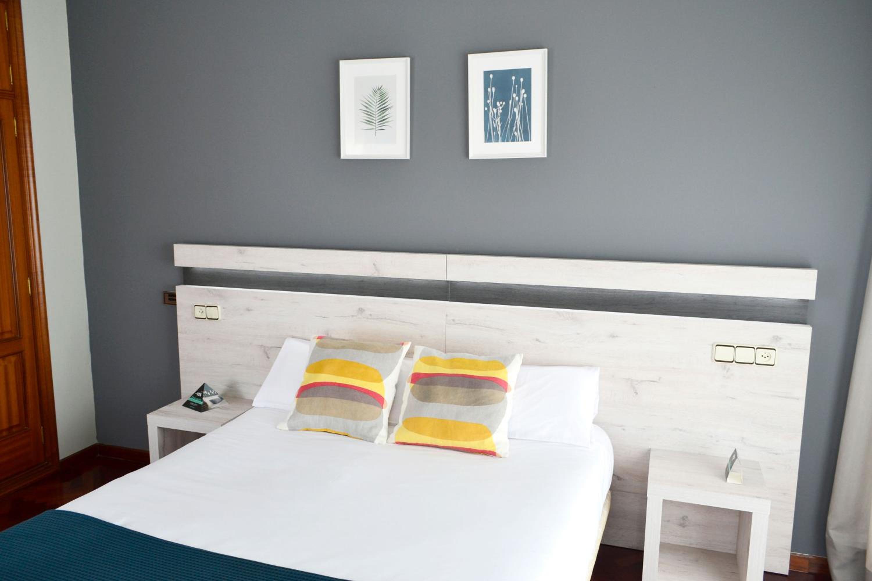 Premium Double or Twin Room - Photo 5