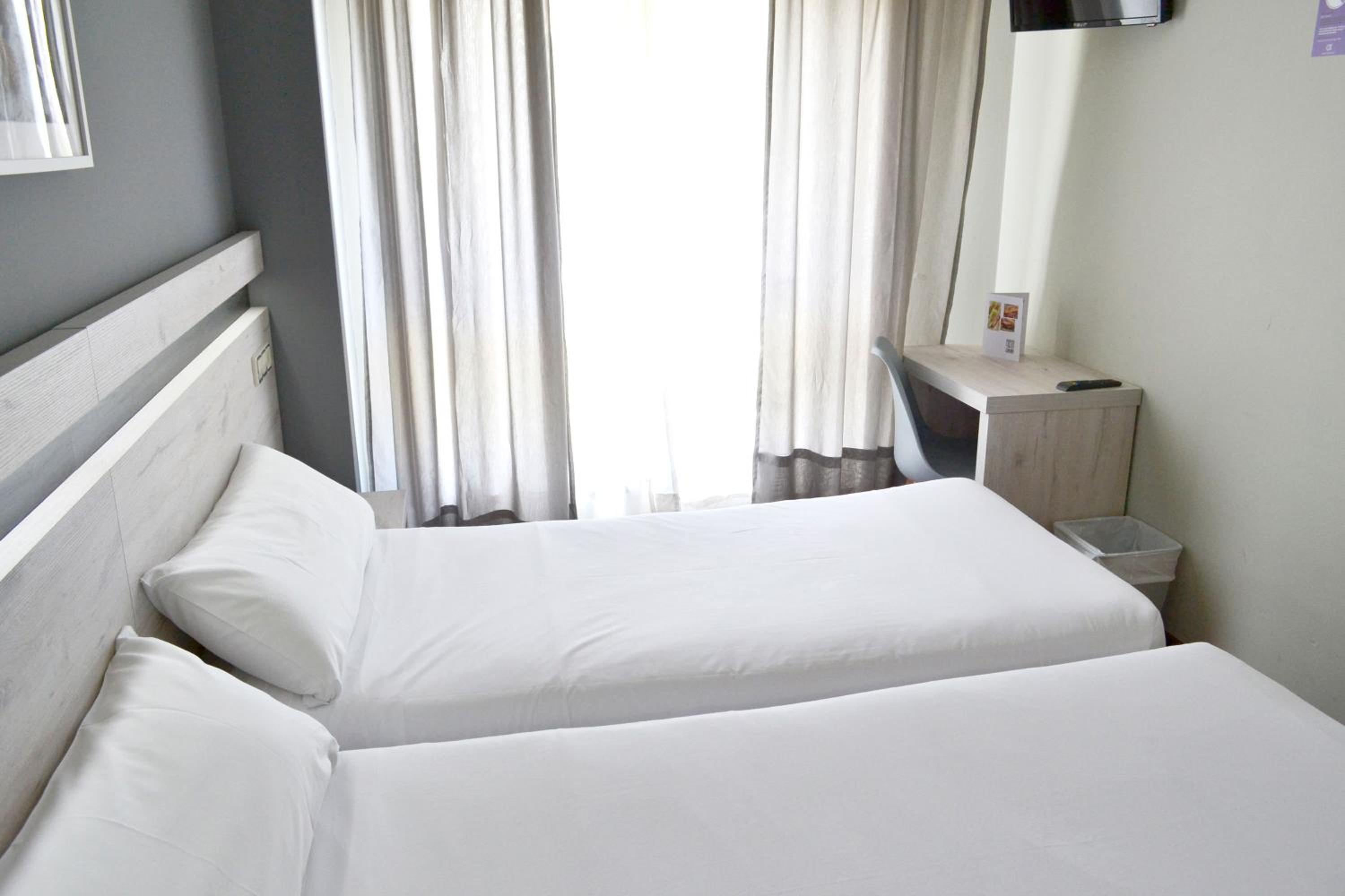 Economy Double or Twin Room - Photo 5