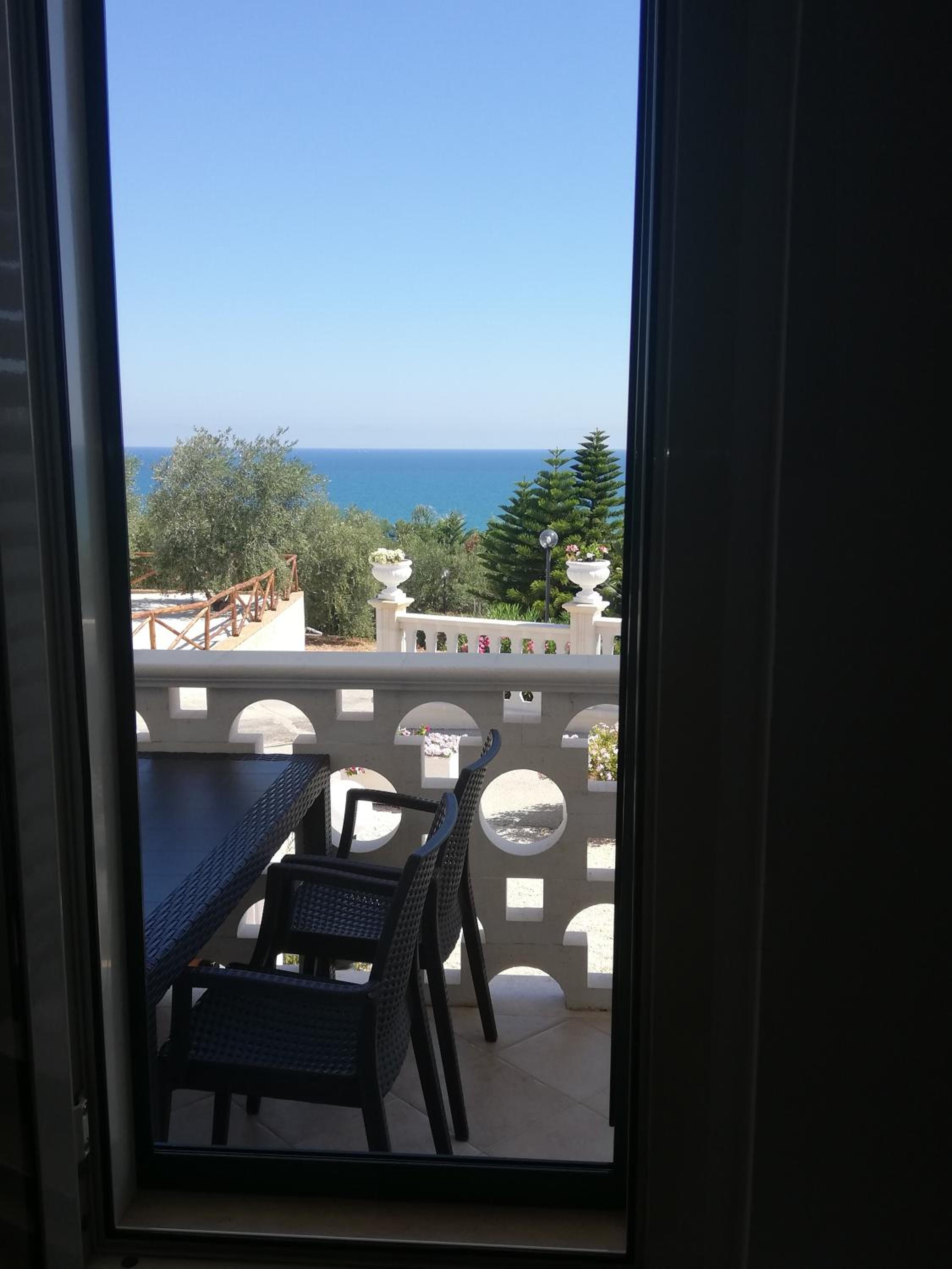 Double Room - Photo 6