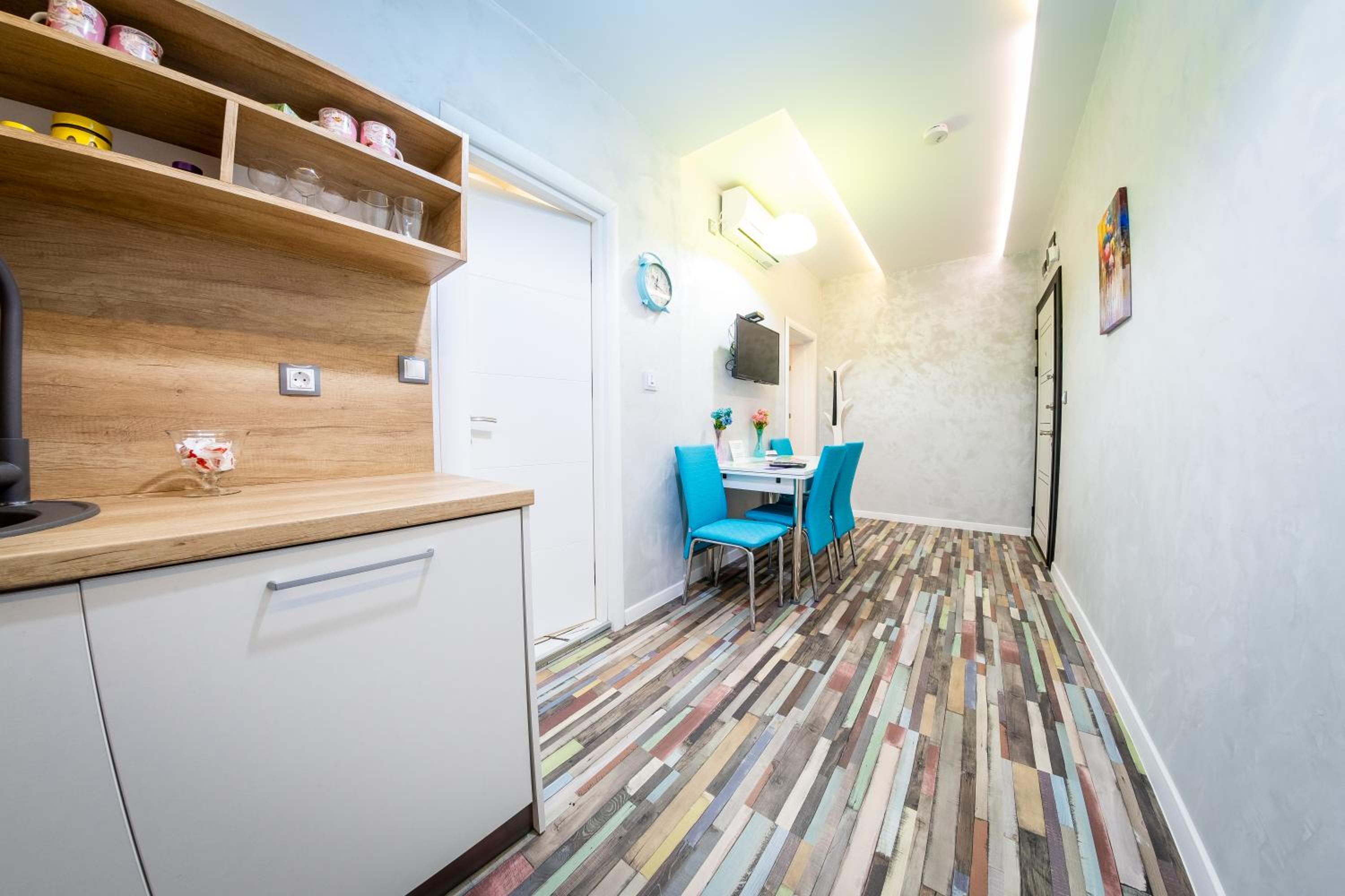 One-Bedroom Apartment - No Window - Photo 12