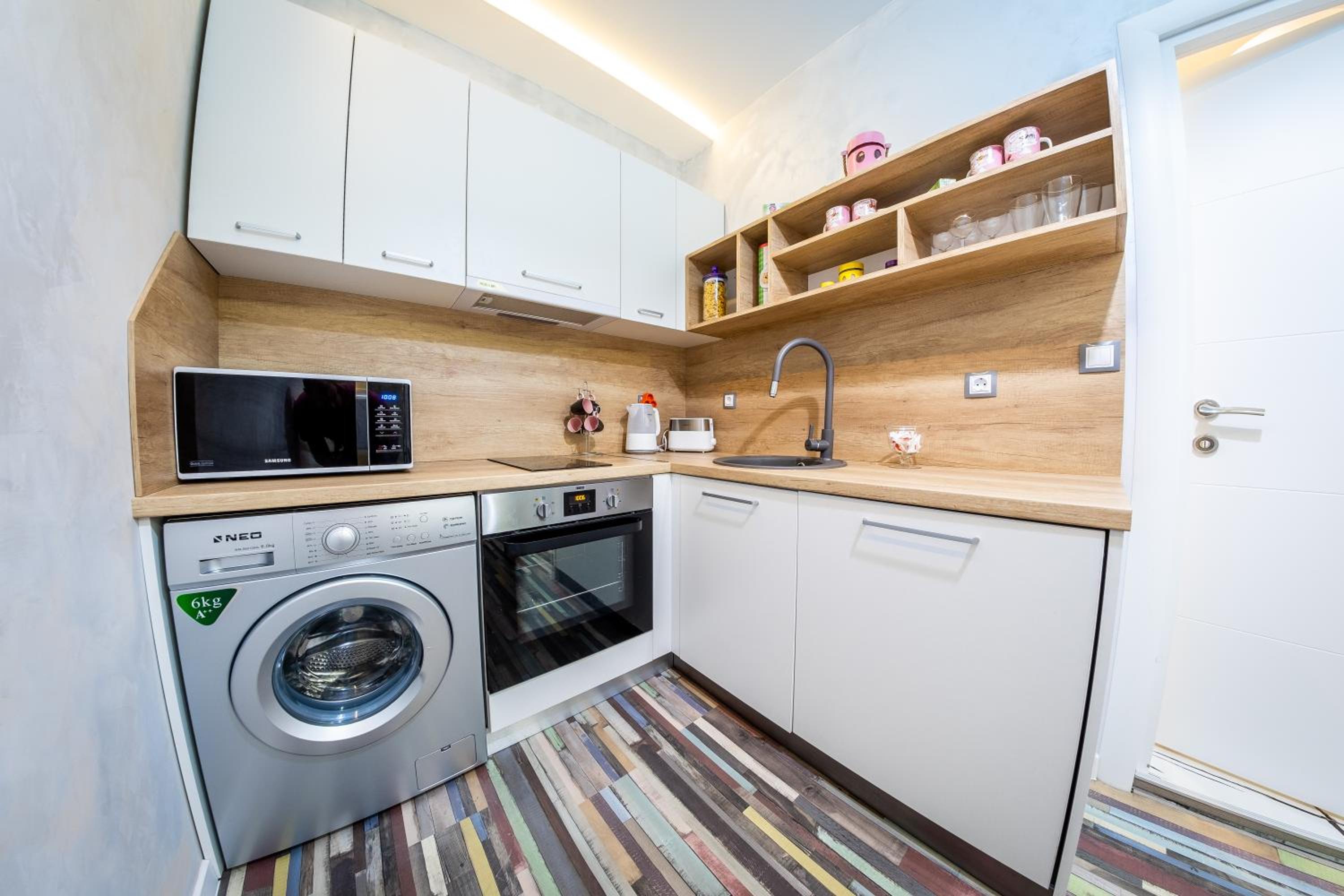 One-Bedroom Apartment - No Window - Photo 15