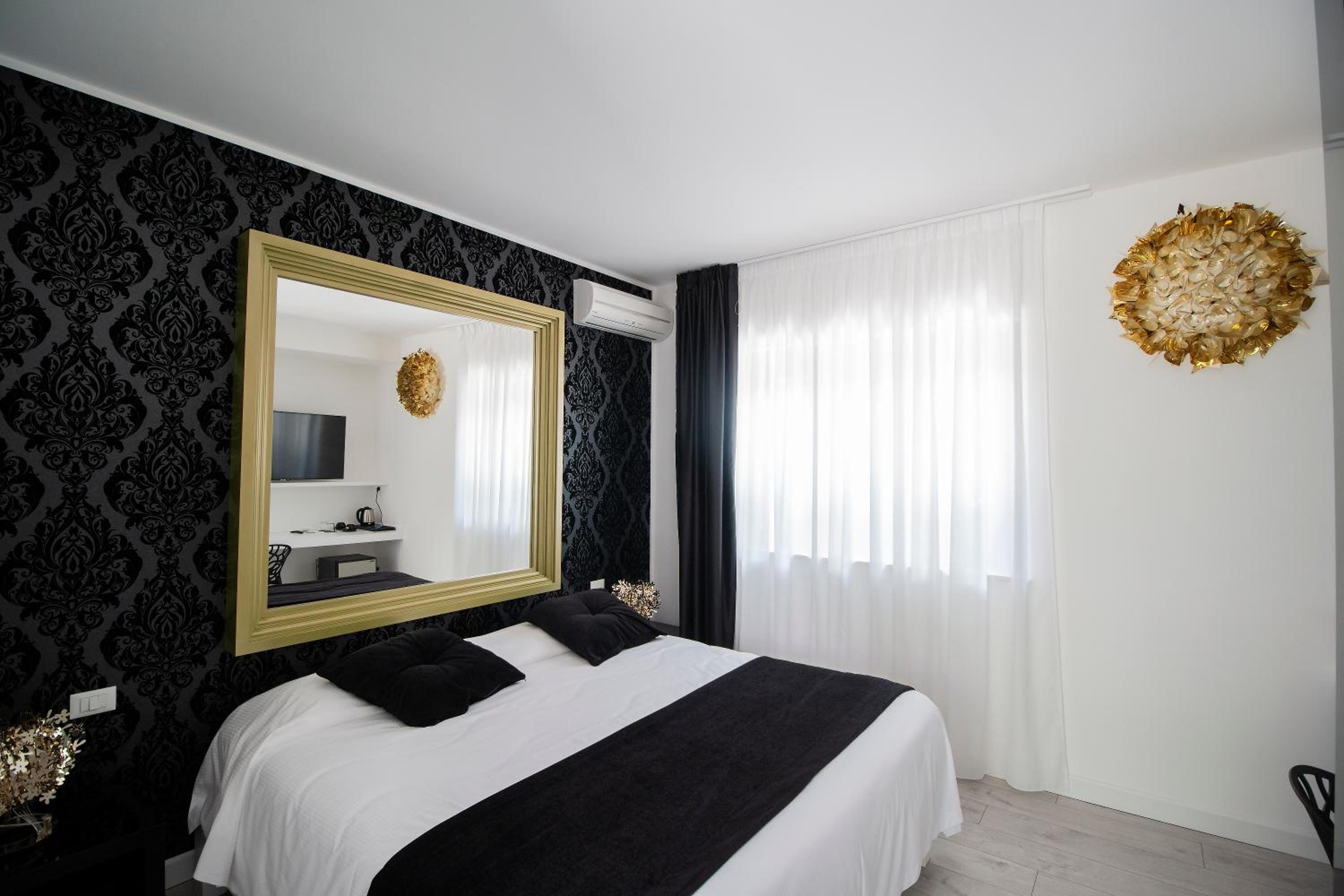 Superior Double Room - Photo 10