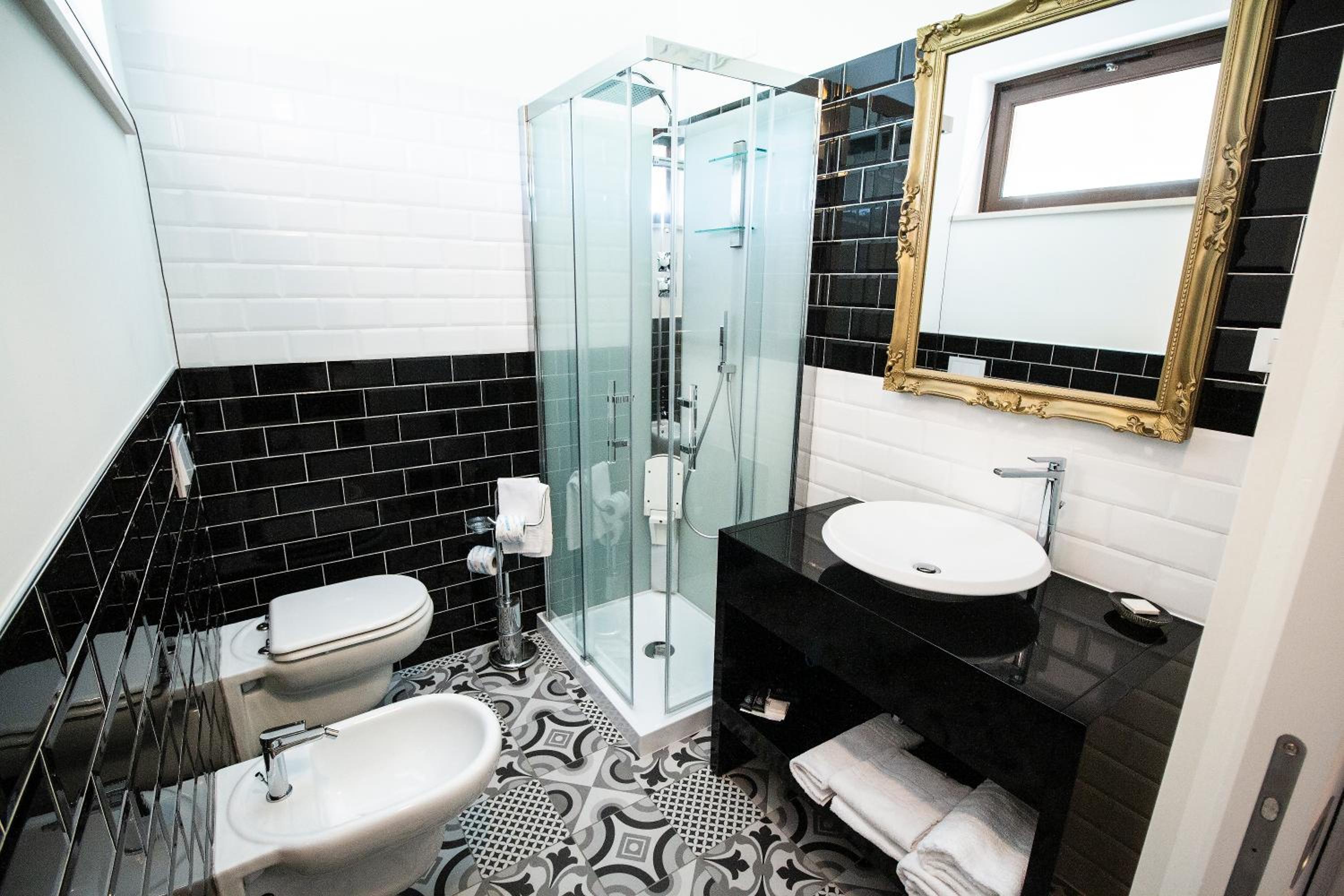 Superior Double Room - Photo 8