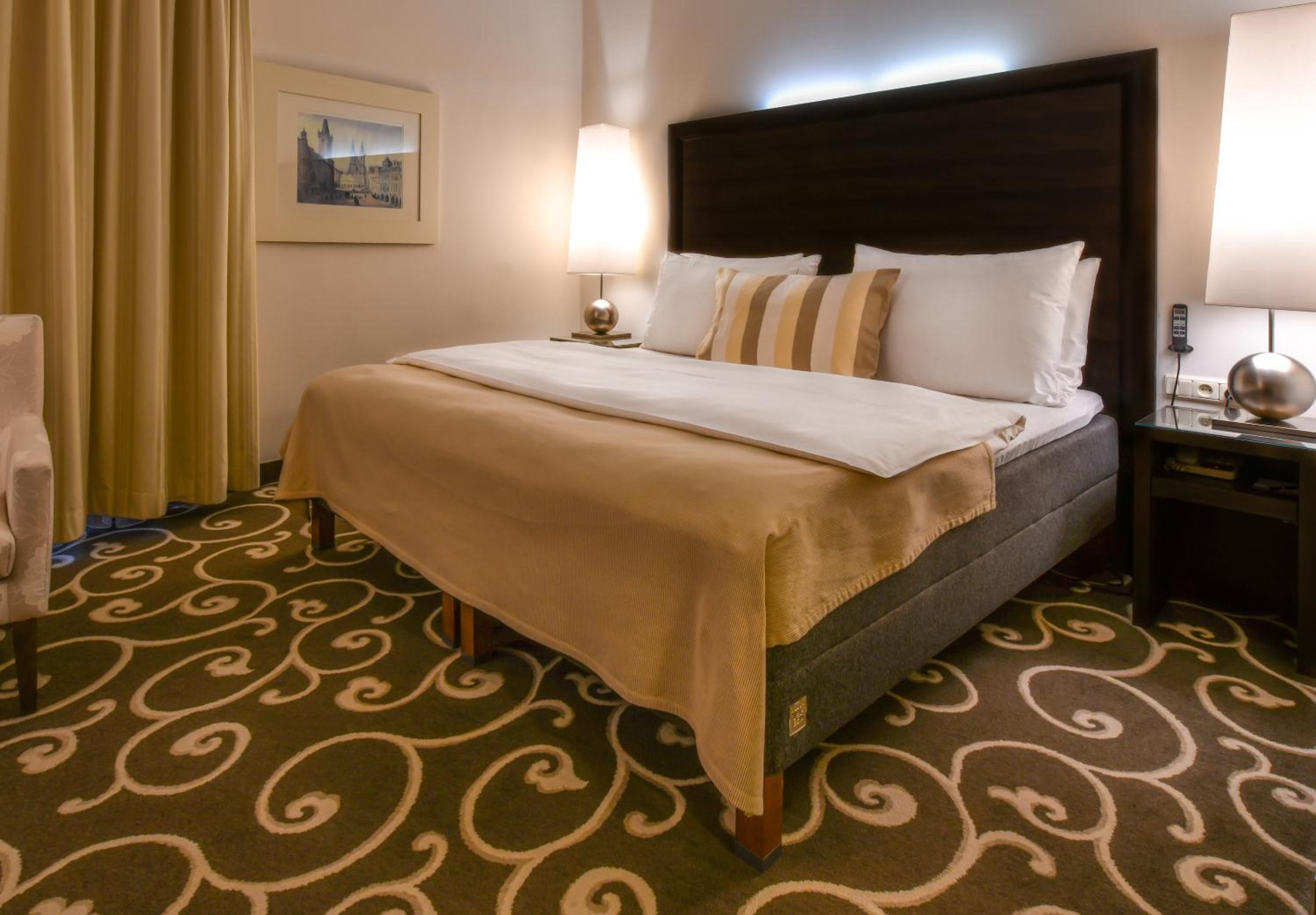 Double or Twin Room - Photo 7