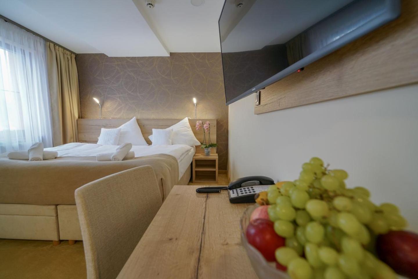Exclusive Junior Suite with Mountain View photo 3