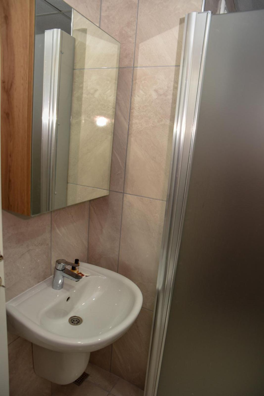 Apartment - Ground Floor photo 2