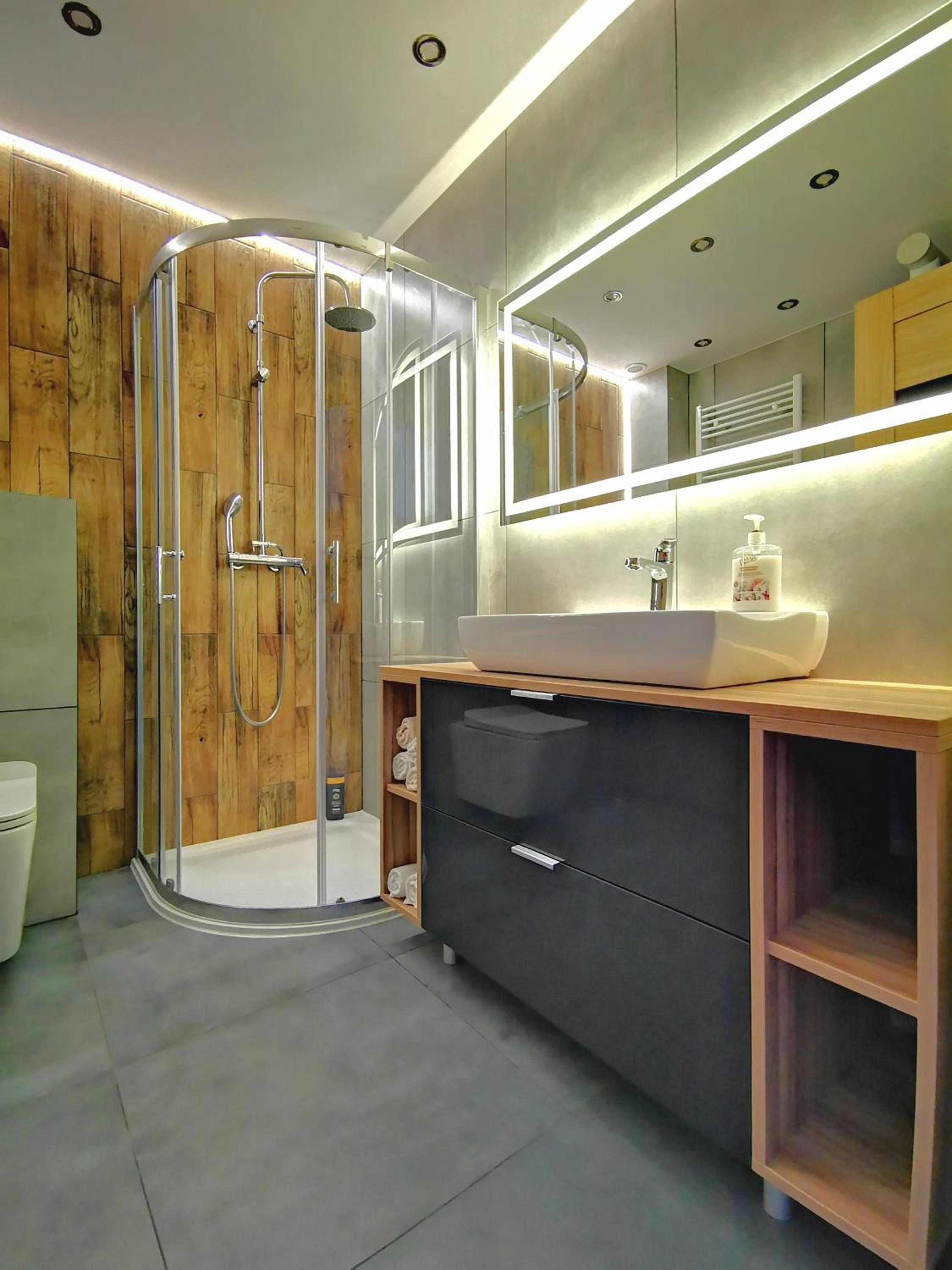 One-Bedroom Apartment - Photo 21