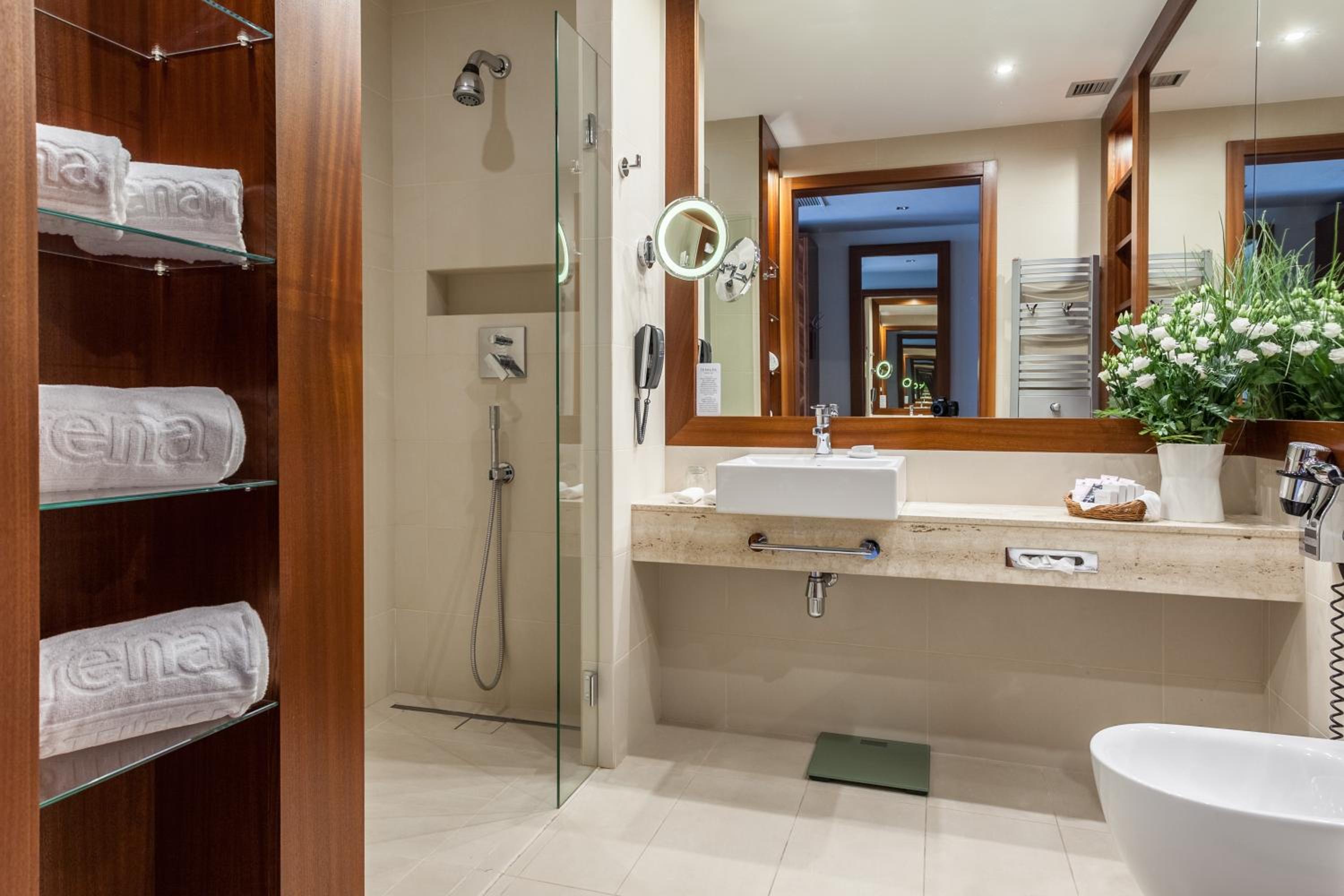 Executive Twin Room - Photo 3