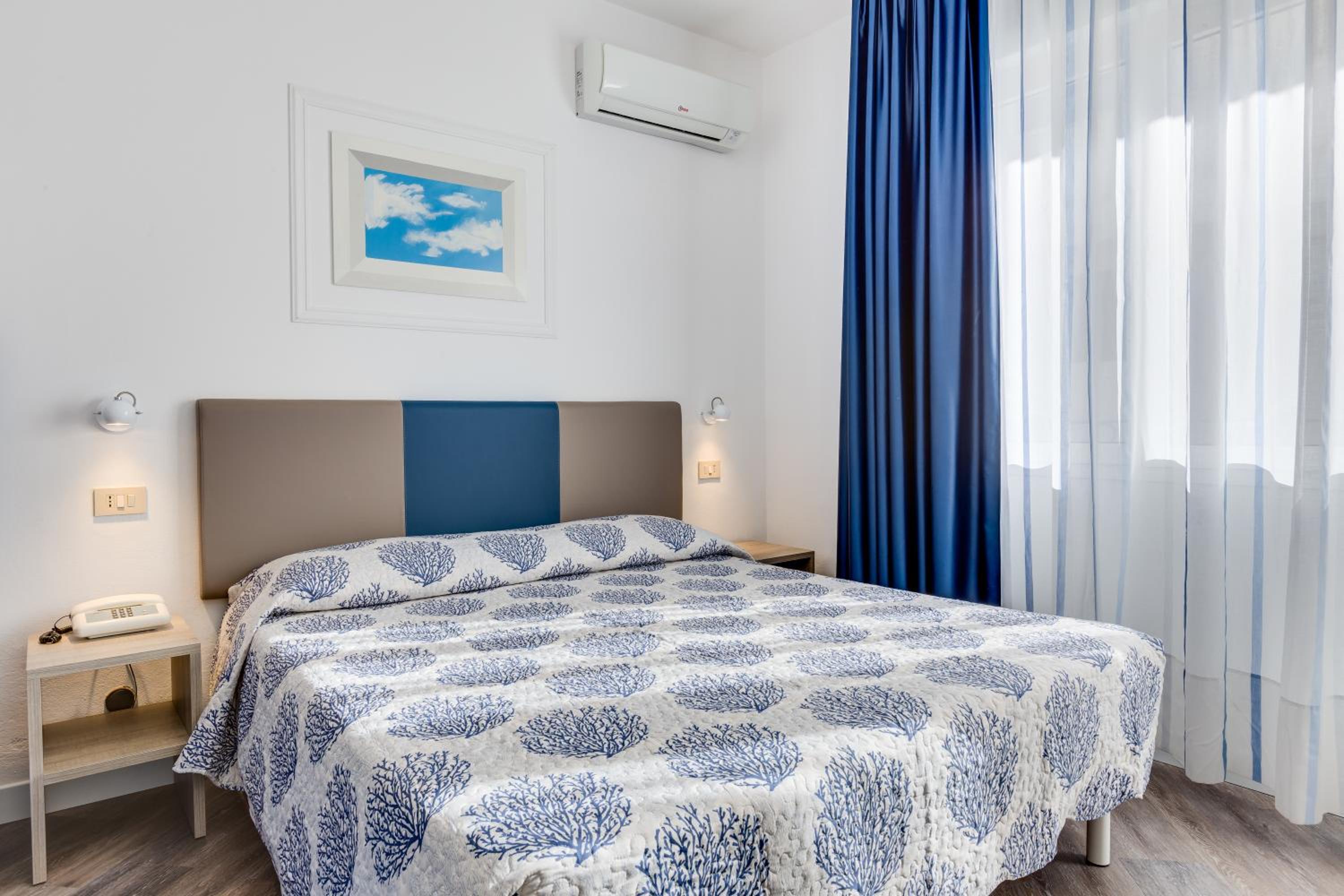 Standard Double or Twin Room with Balcony and City View