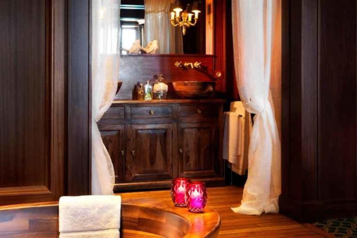 Lili's Suite Lake View - Spa Access Included photo 2