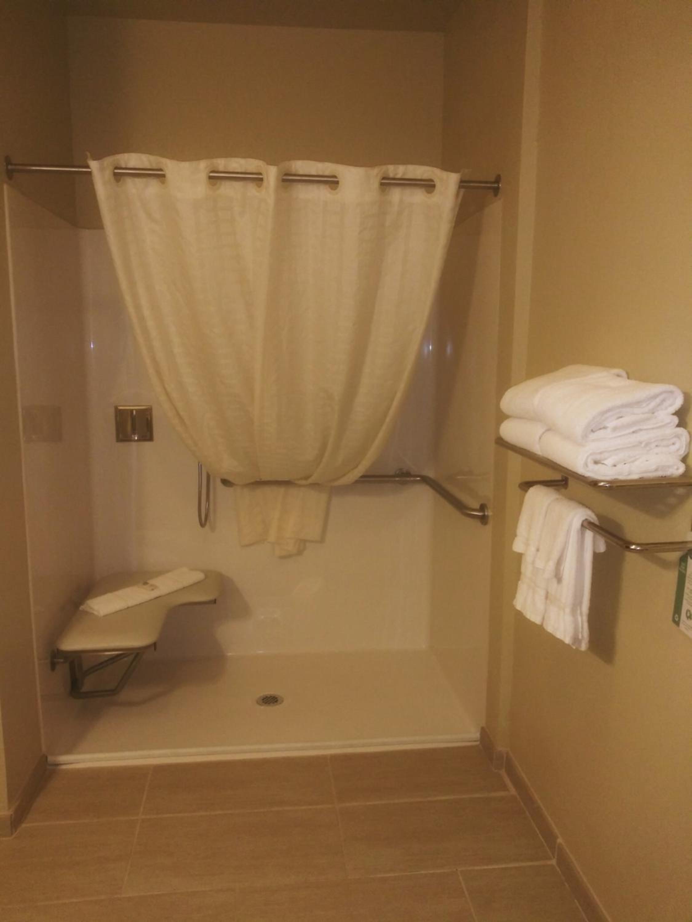 Queen Room - Disability Access