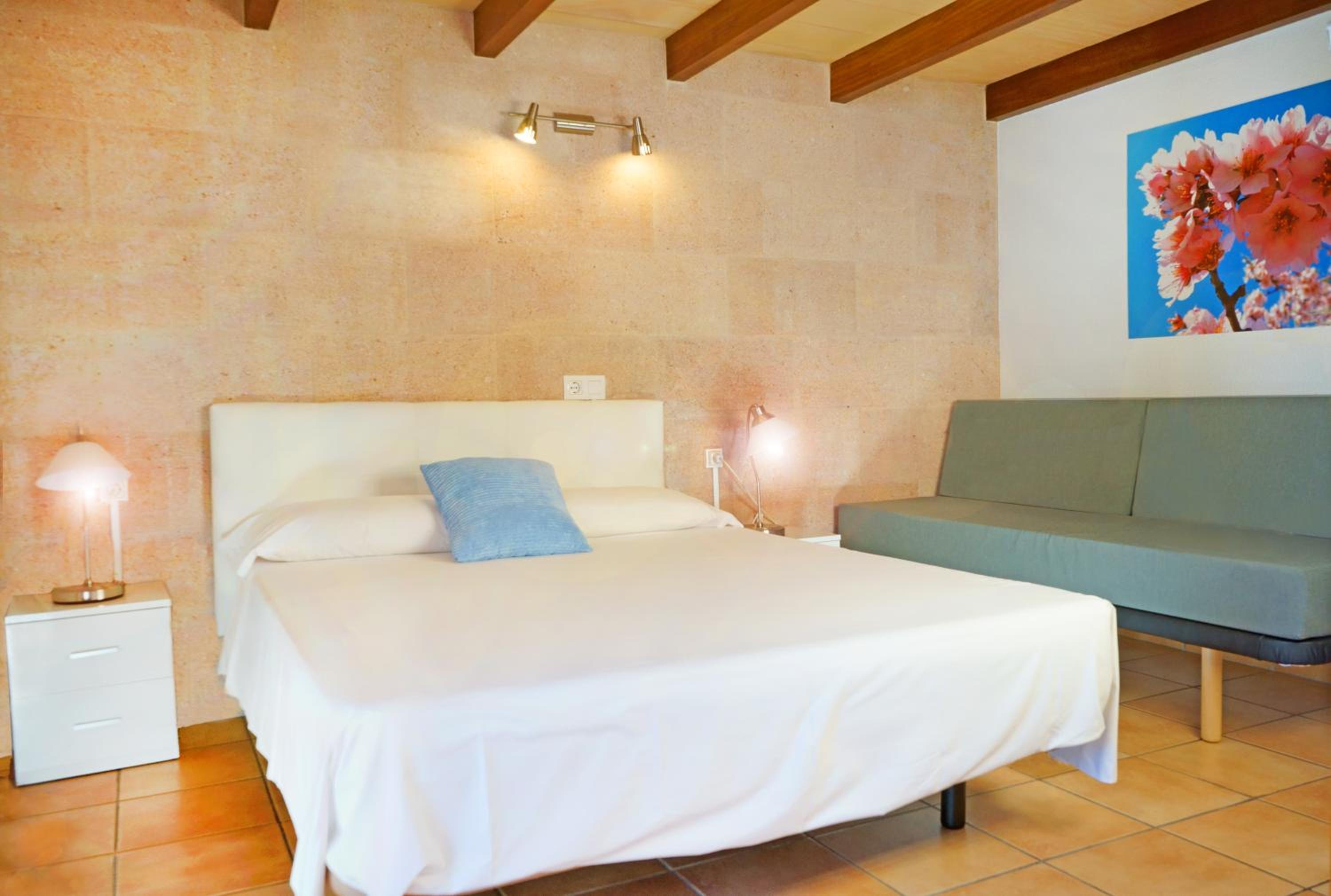 One-Bedroom Apartment with Kitchen ( 2-3 Adults) photo 3