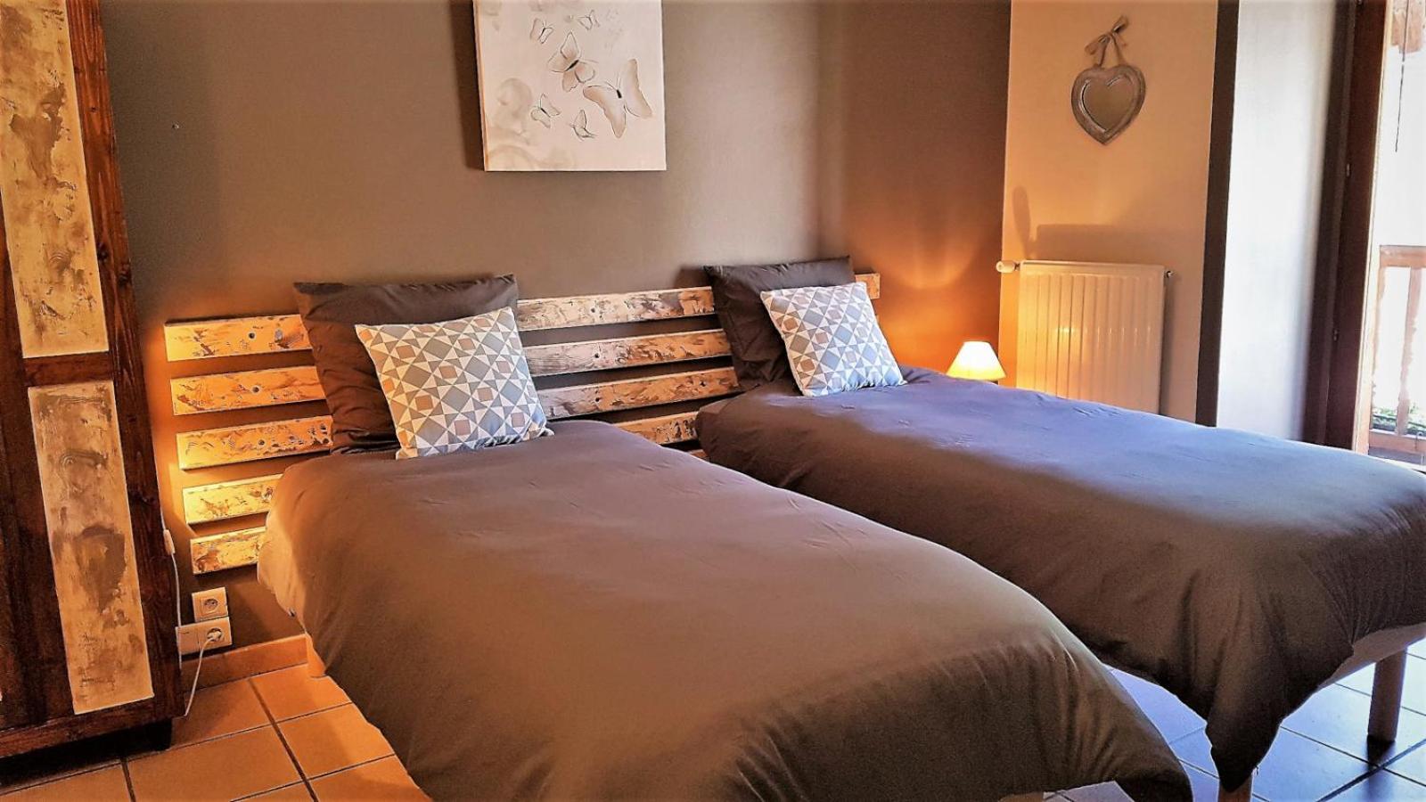 Double or Twin Room with Mountain View photo 2